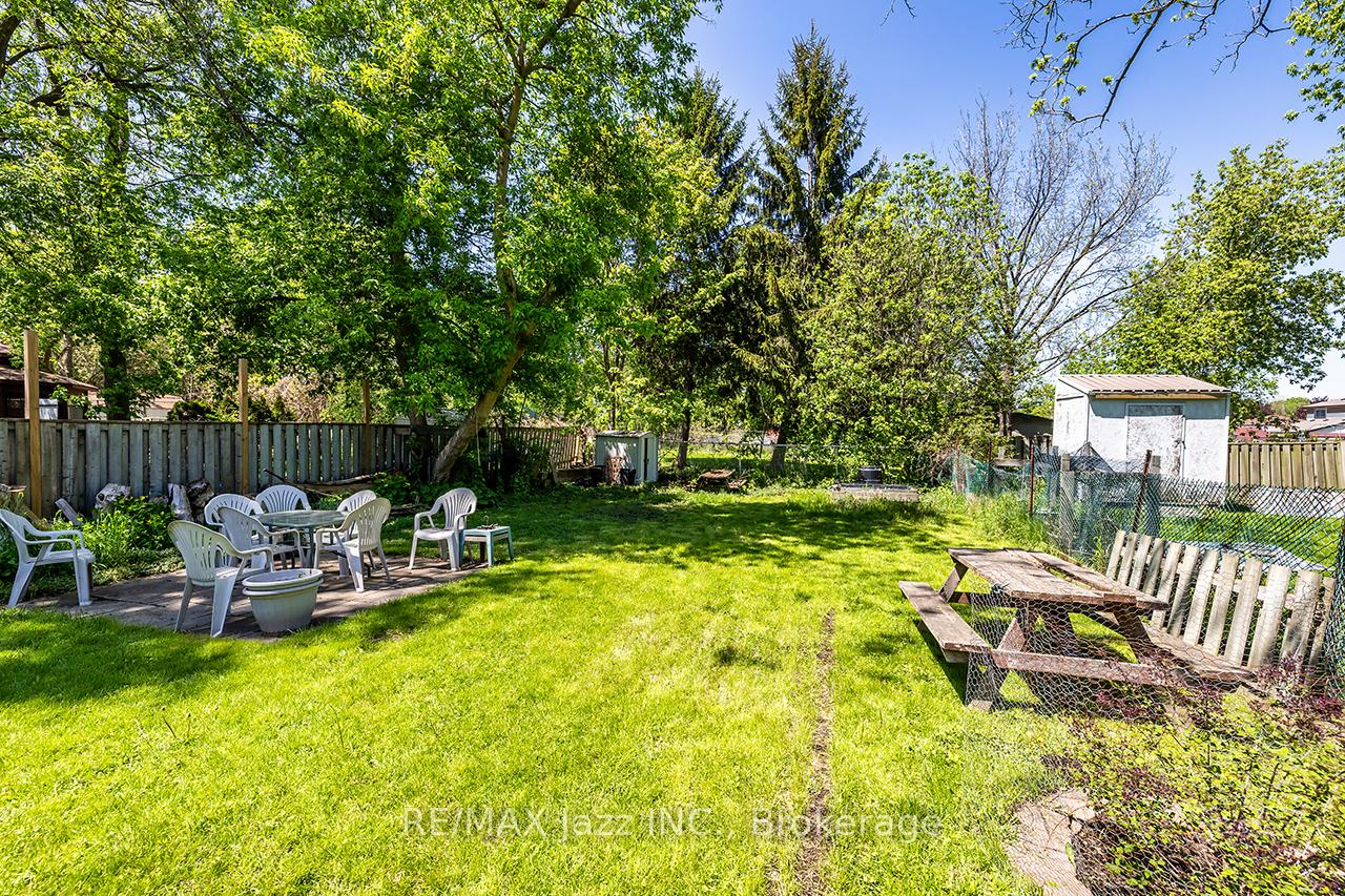 Photo 23 of 162 College Avenue, Oshawa, Vanier — HOMEH