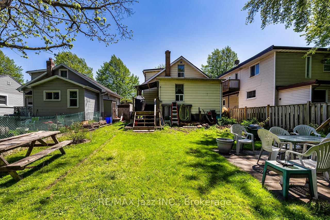 Photo 24 of 162 College Avenue, Oshawa, Vanier — HOMEH