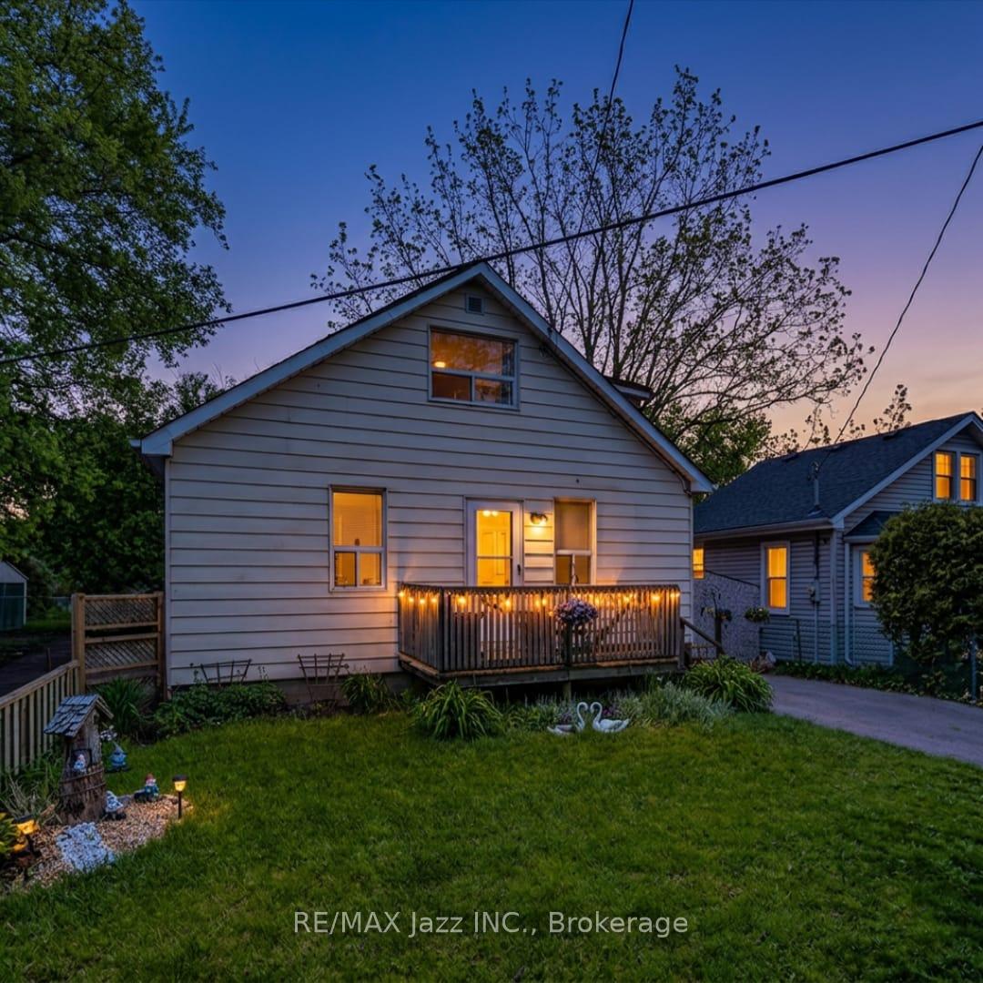 Photo 2 of 162 College Avenue, Oshawa, Vanier — HOMEH
