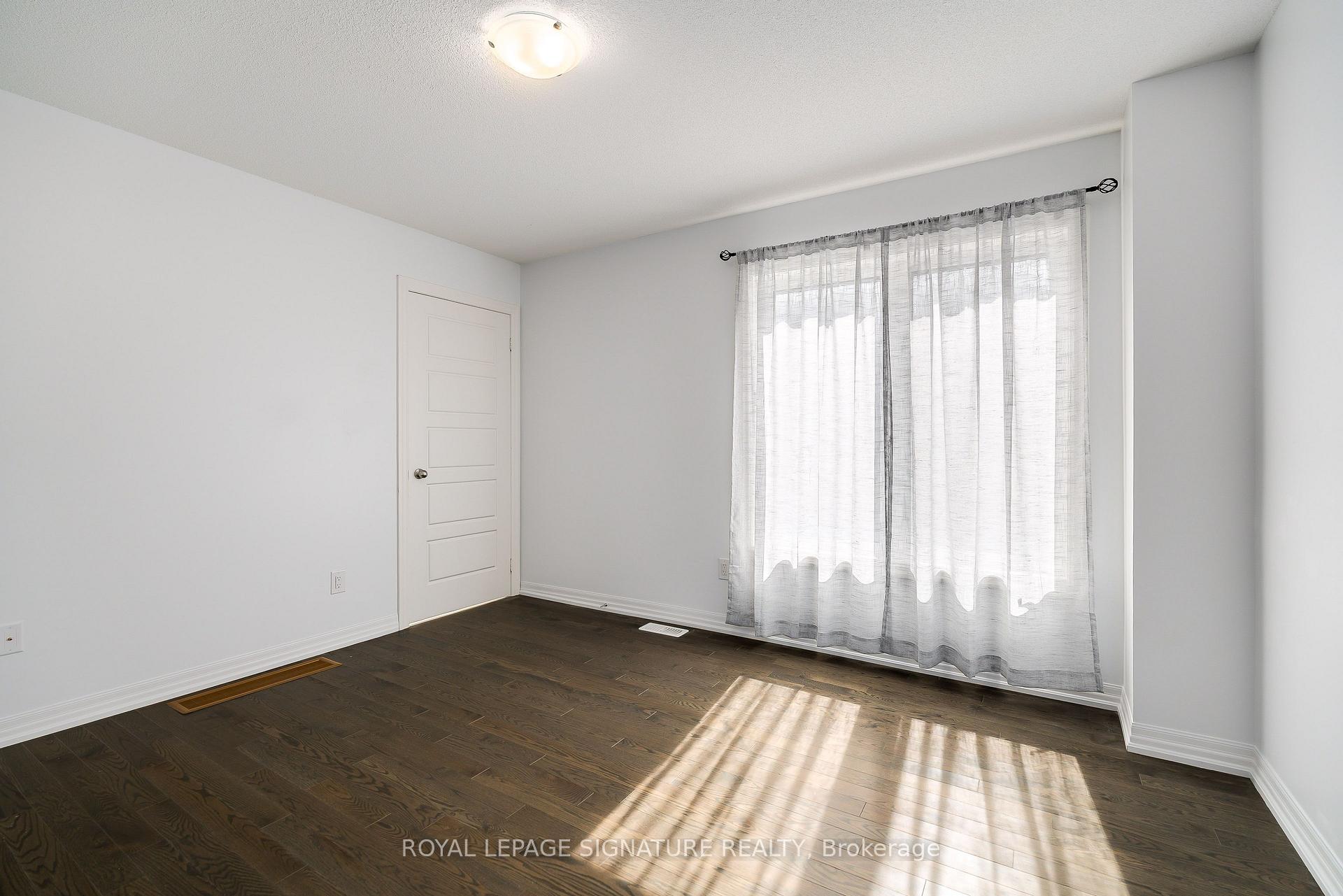 Photo 4 of 164 Tango Crescent, Newmarket, Woodland Hill — HOMEH