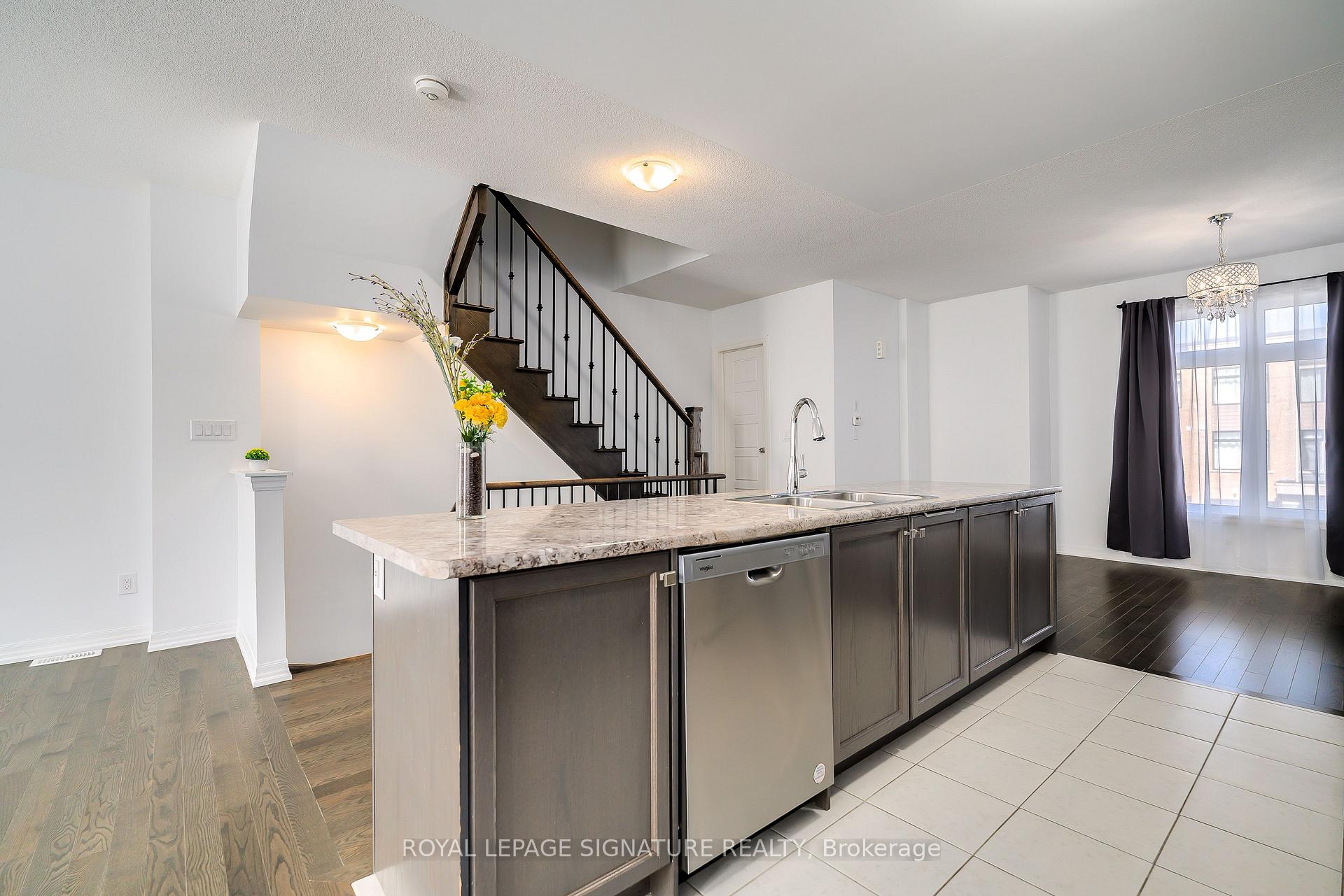 Photo 13 of 164 Tango Crescent, Newmarket, Woodland Hill — HOMEH