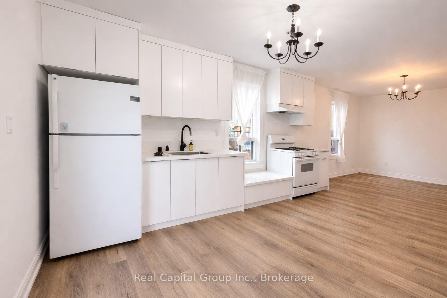 Photo 2 of Unit 2, 224 Oakwood Avenue, Toronto, Oakwood Village — HOMEH