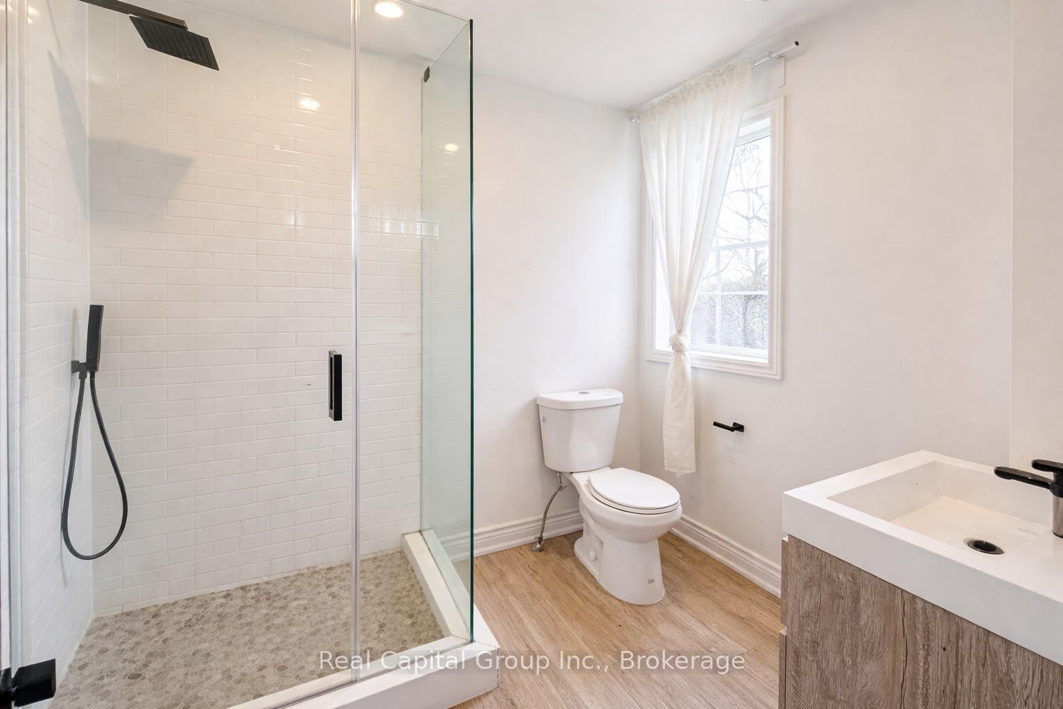 Photo 3 of Unit 2, 224 Oakwood Avenue, Toronto, Oakwood Village — HOMEH