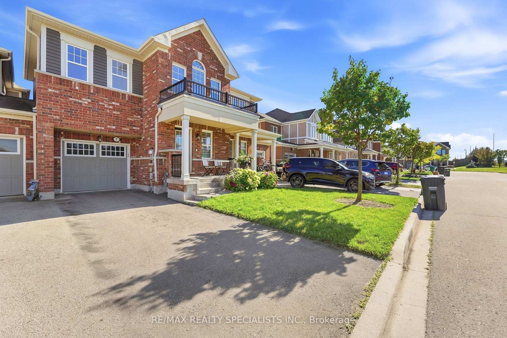 Photo 2 of 7 Leblanc Crescent, Brampton, Northwest Brampton — HOMEH