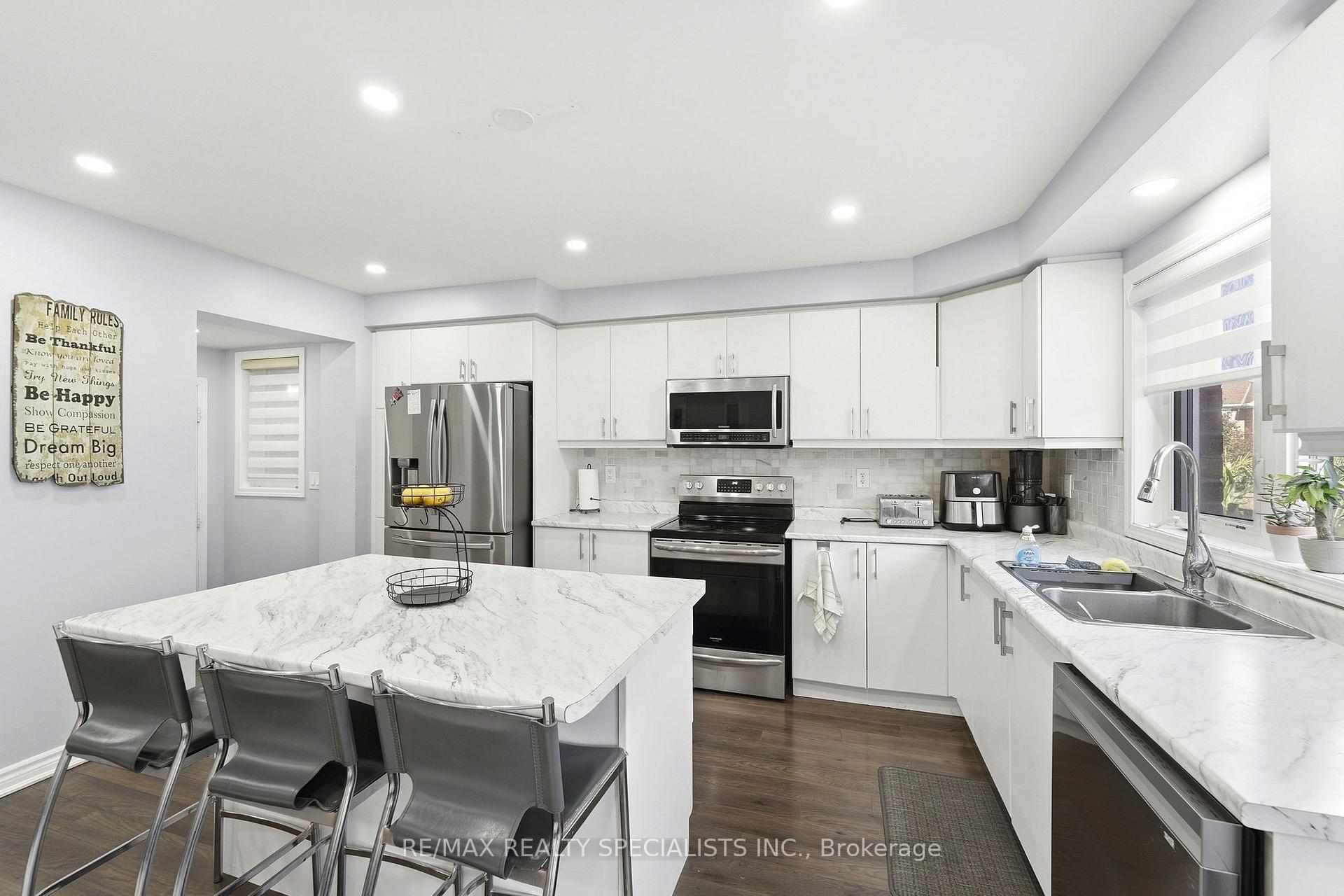 Photo 13 of 7 Leblanc Crescent, Brampton, Northwest Brampton — HOMEH