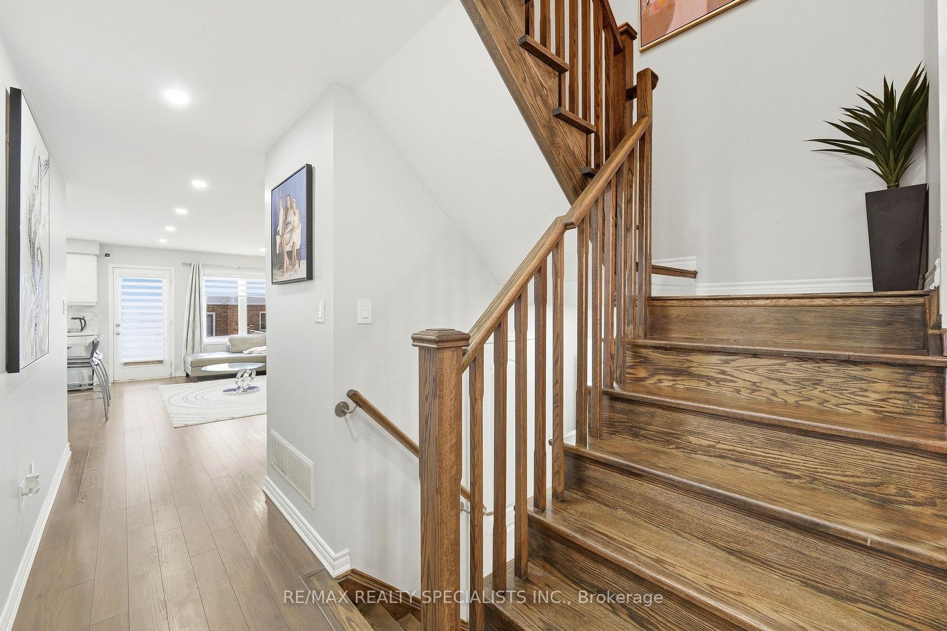 Photo 14 of 7 Leblanc Crescent, Brampton, Northwest Brampton — HOMEH
