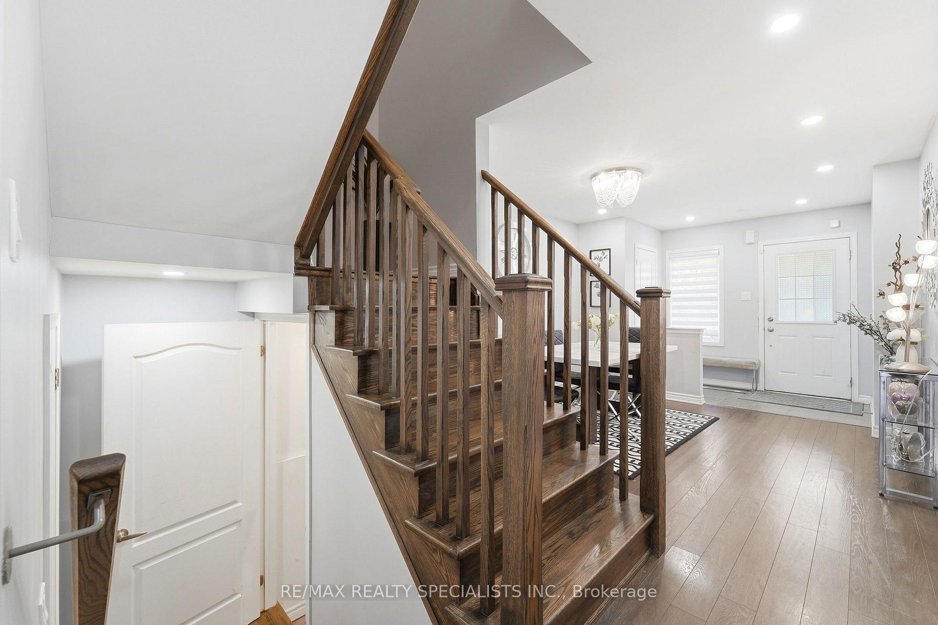 Photo 15 of 7 Leblanc Crescent, Brampton, Northwest Brampton — HOMEH