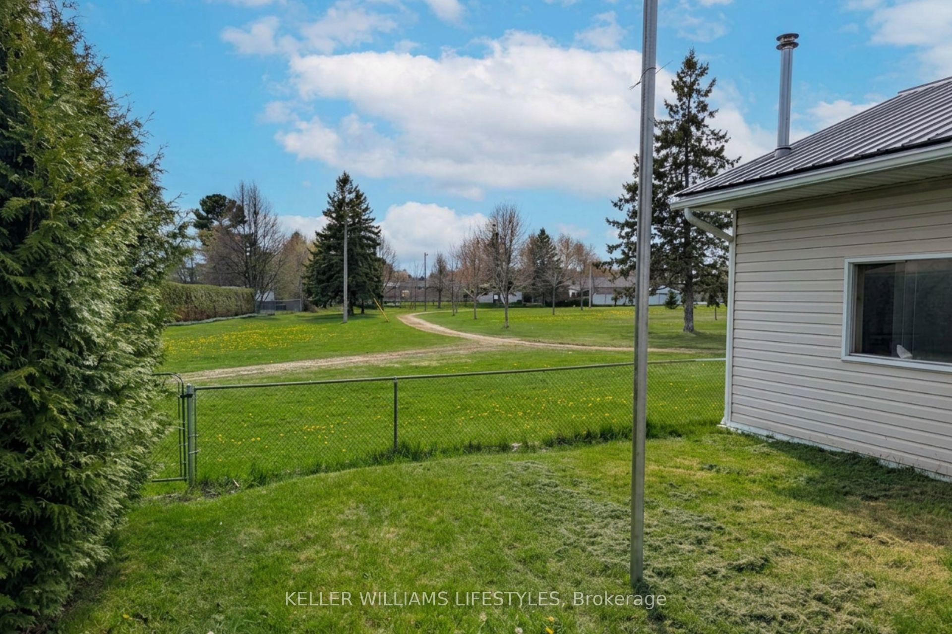 Photo 4 of 17 Nightingale Drive, North Bay, Ferris — HOMEH