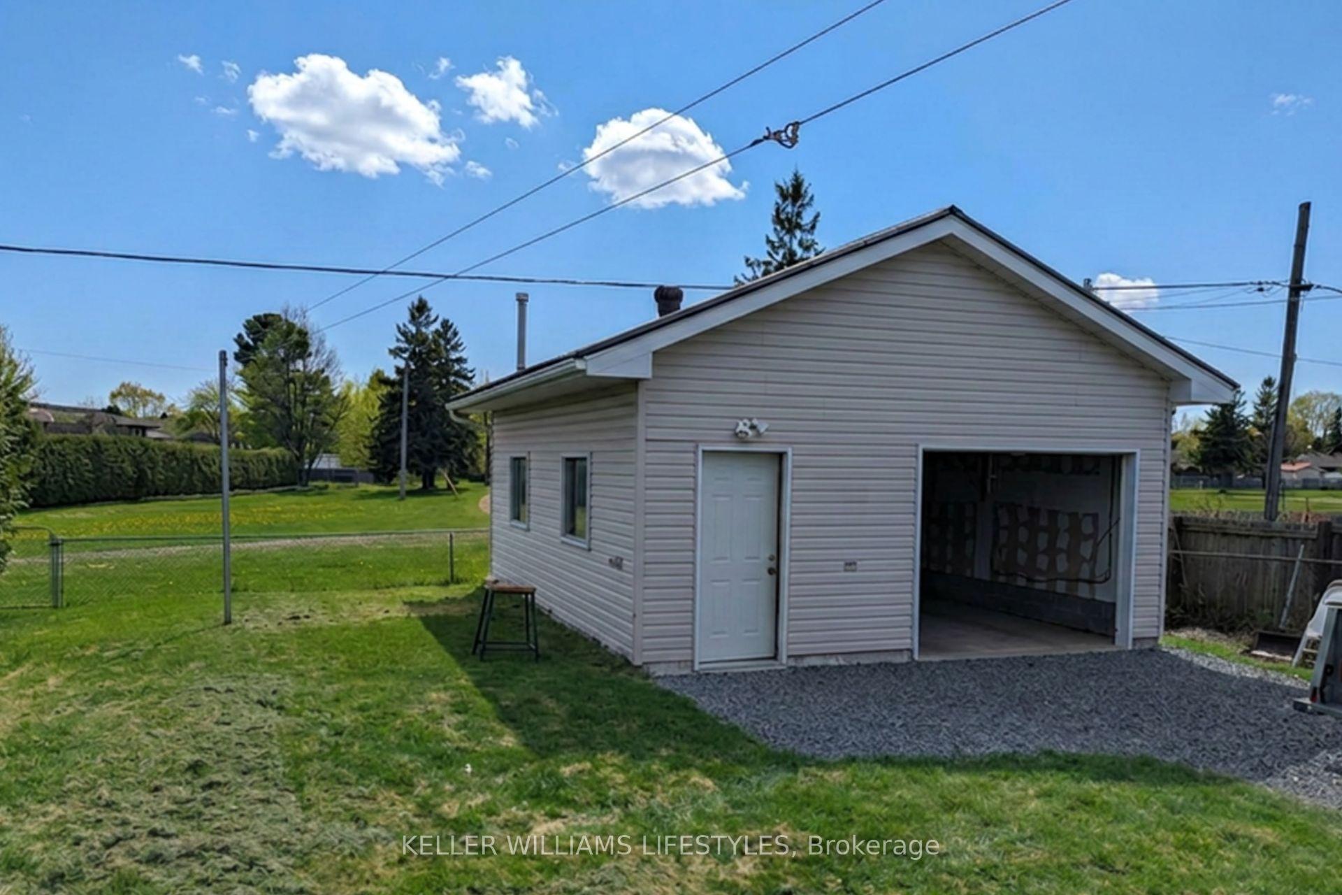 Photo 35 of 17 Nightingale Drive, North Bay, Ferris — HOMEH