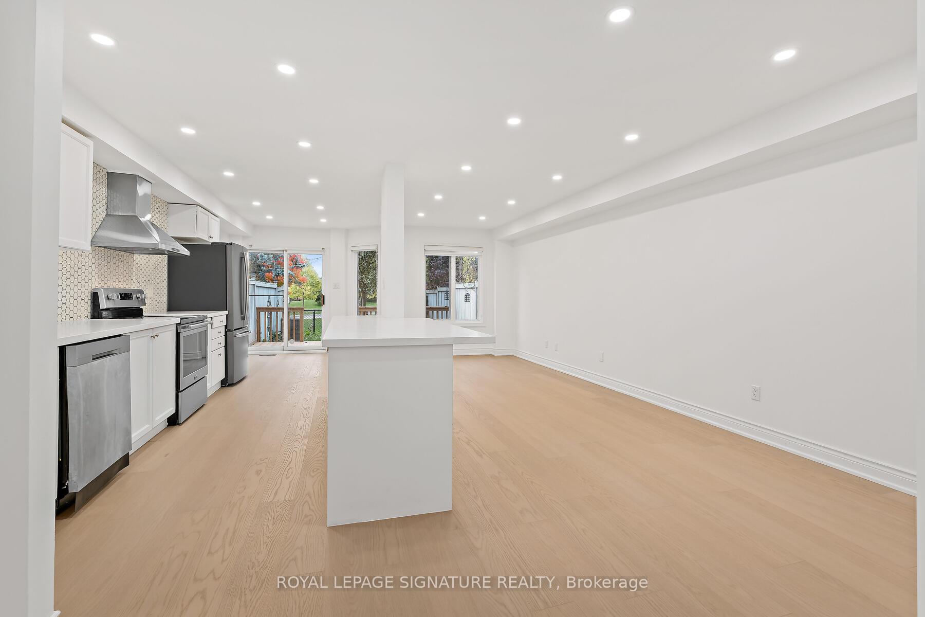Photo 6 of 1130 Westview Terrace, Oakville, West Oak Trails — HOMEH
