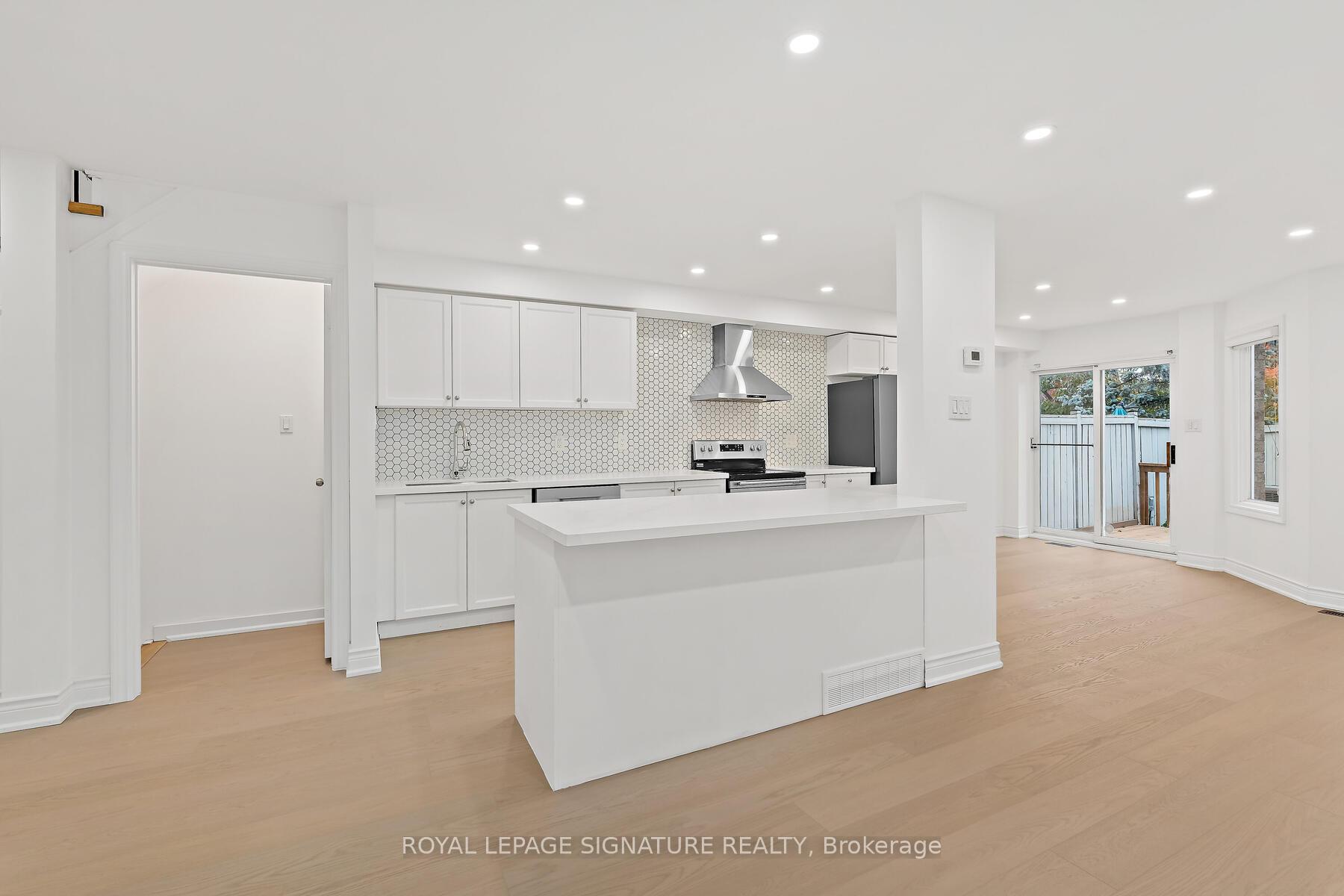 Photo 7 of 1130 Westview Terrace, Oakville, West Oak Trails — HOMEH