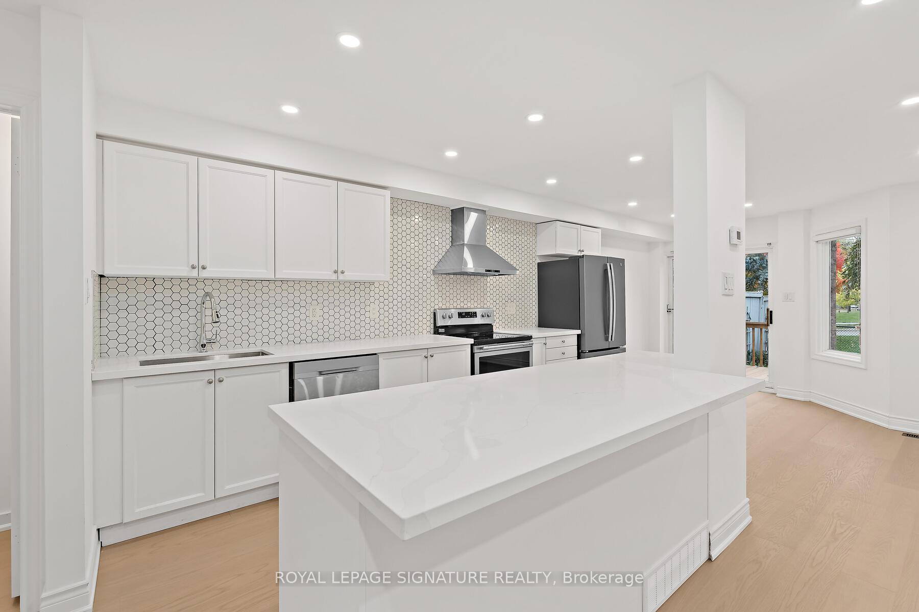 Photo 8 of 1130 Westview Terrace, Oakville, West Oak Trails — HOMEH