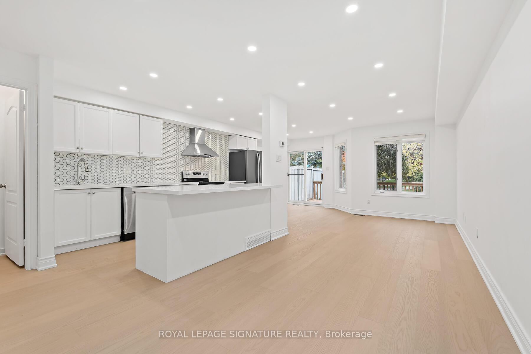 Photo 12 of 1130 Westview Terrace, Oakville, West Oak Trails — HOMEH