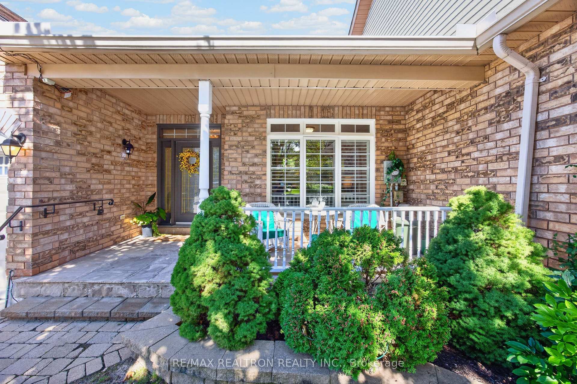 Photo 4 of 402 Morley Cook Crescent, Newmarket, Stonehaven-Wyndham — HOMEH