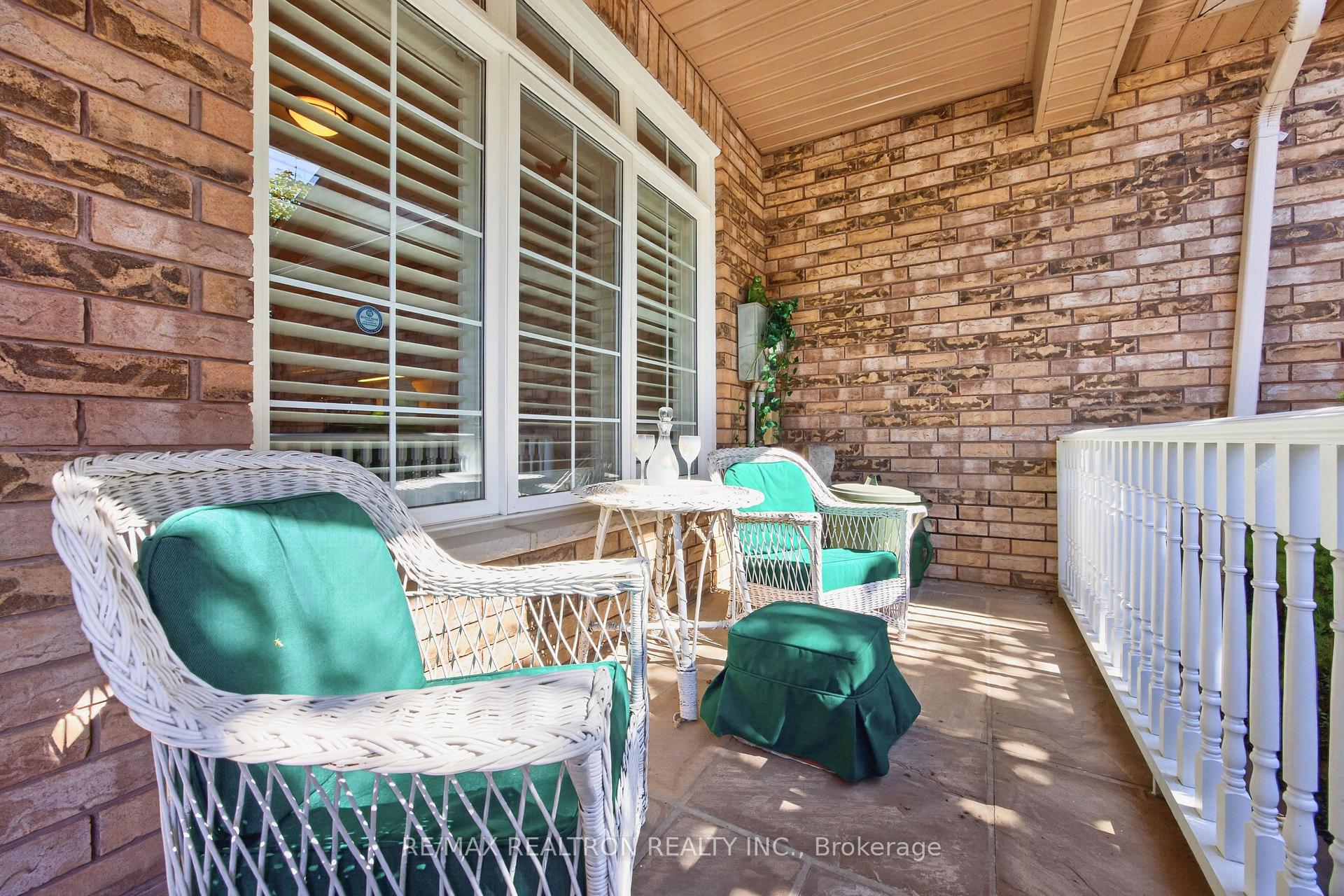 Photo 6 of 402 Morley Cook Crescent, Newmarket, Stonehaven-Wyndham — HOMEH