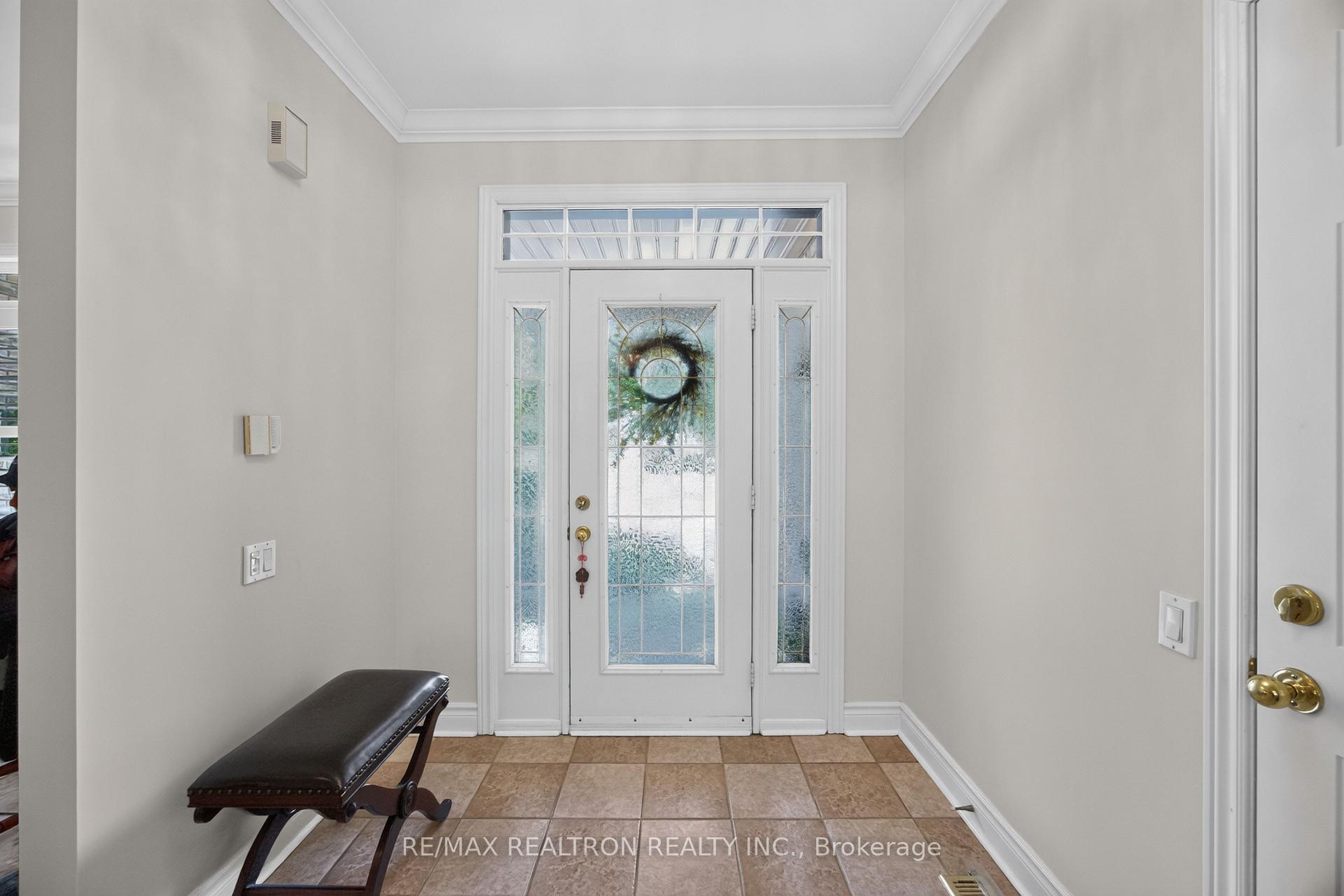 Photo 8 of 402 Morley Cook Crescent, Newmarket, Stonehaven-Wyndham — HOMEH