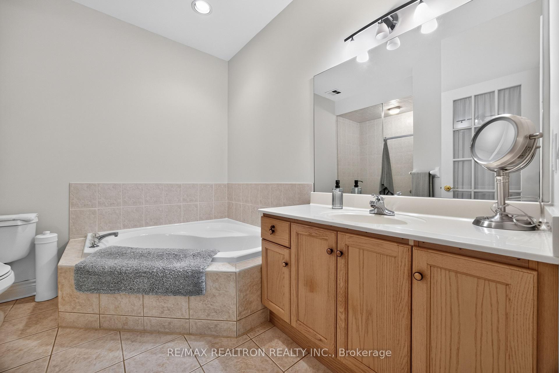 Photo 28 of 402 Morley Cook Crescent, Newmarket, Stonehaven-Wyndham — HOMEH