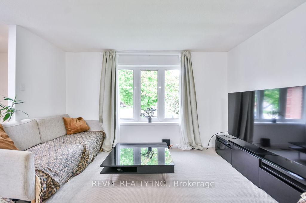 Photo 6 of 57 Irwin Drive, Barrie, Northwest — HOMEH