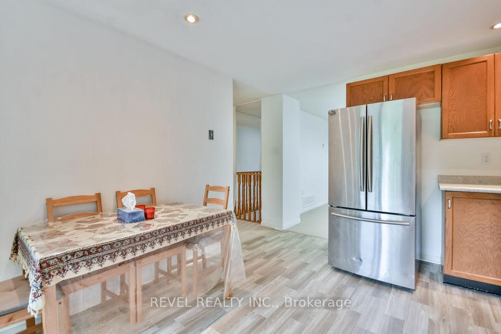 Photo 12 of 57 Irwin Drive, Barrie, Northwest — HOMEH