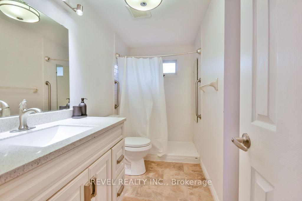 Photo 16 of 57 Irwin Drive, Barrie, Northwest — HOMEH