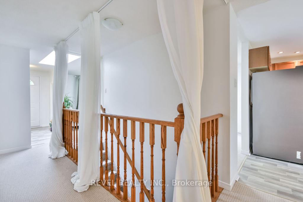 Photo 18 of 57 Irwin Drive, Barrie, Northwest — HOMEH