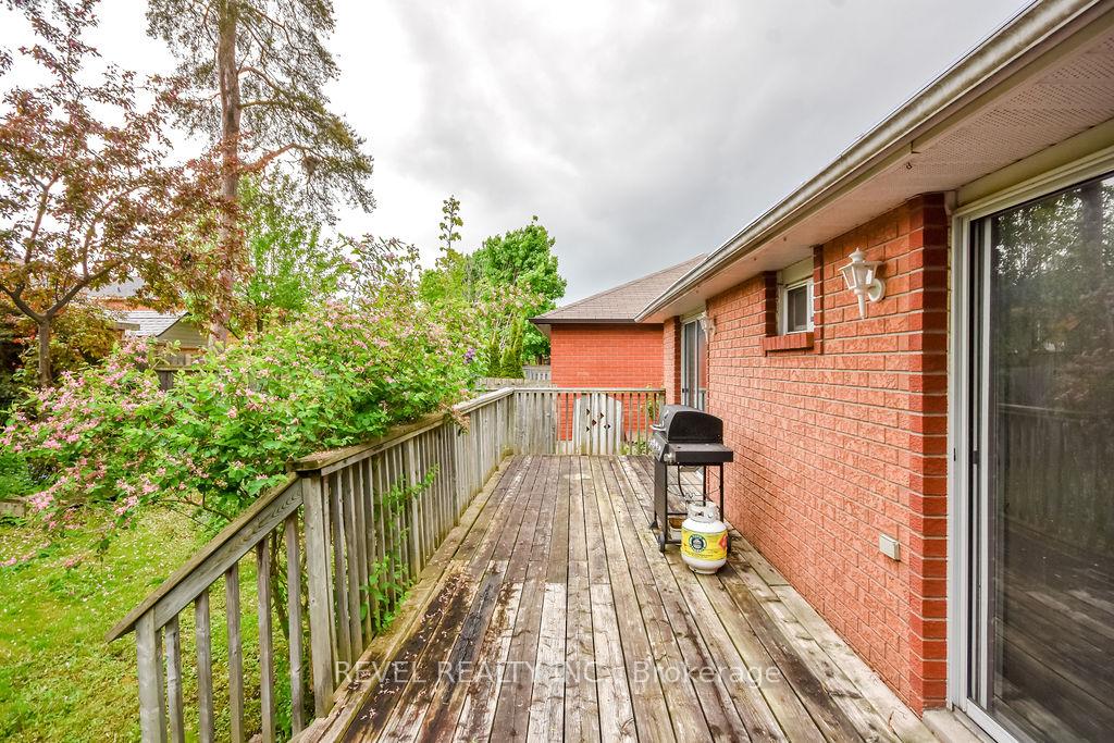Photo 25 of 57 Irwin Drive, Barrie, Northwest — HOMEH
