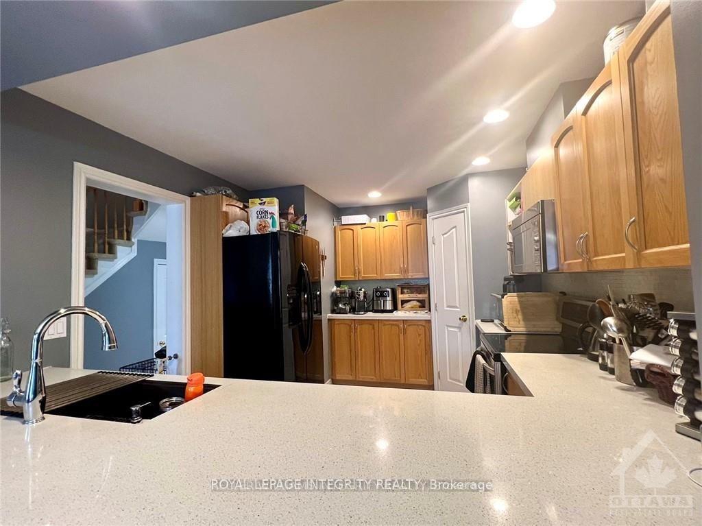 Photo 9 of 249 Saddlesmith Circle, Ottawa, Kanata - Emerald Meadows/Trailwest — HOMEH