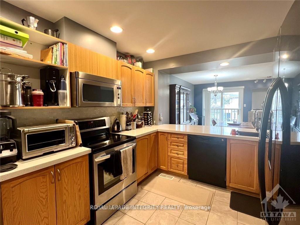 Photo 11 of 249 Saddlesmith Circle, Ottawa, Kanata - Emerald Meadows/Trailwest — HOMEH