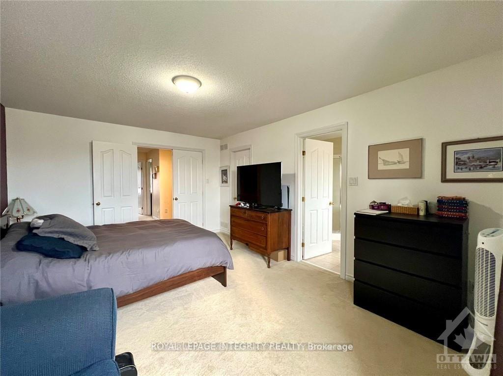 Photo 17 of 249 Saddlesmith Circle, Ottawa, Kanata - Emerald Meadows/Trailwest — HOMEH