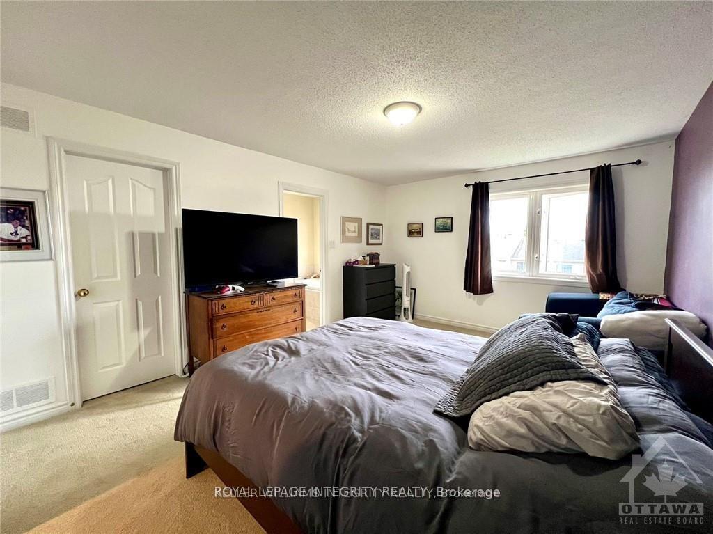 Photo 18 of 249 Saddlesmith Circle, Ottawa, Kanata - Emerald Meadows/Trailwest — HOMEH