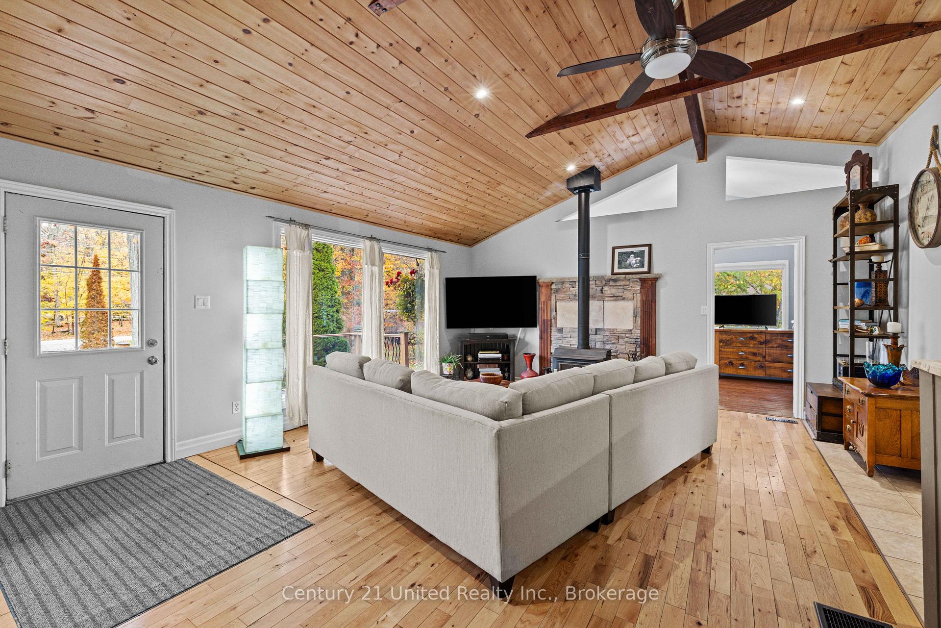 Photo 4 of 25 Sugarbush Boulevard, Trent Lakes — HOMEH