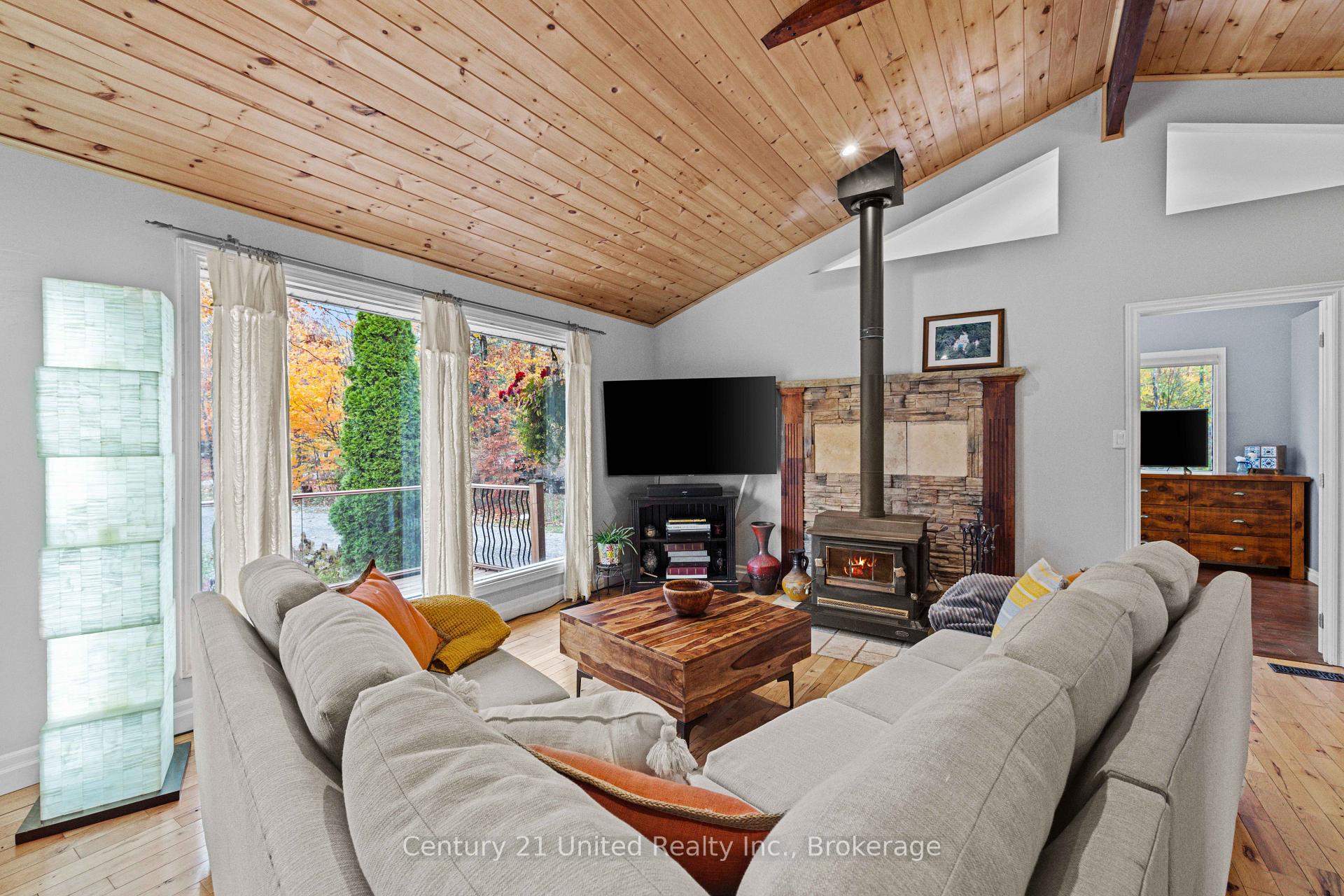 Photo 5 of 25 Sugarbush Boulevard, Trent Lakes — HOMEH