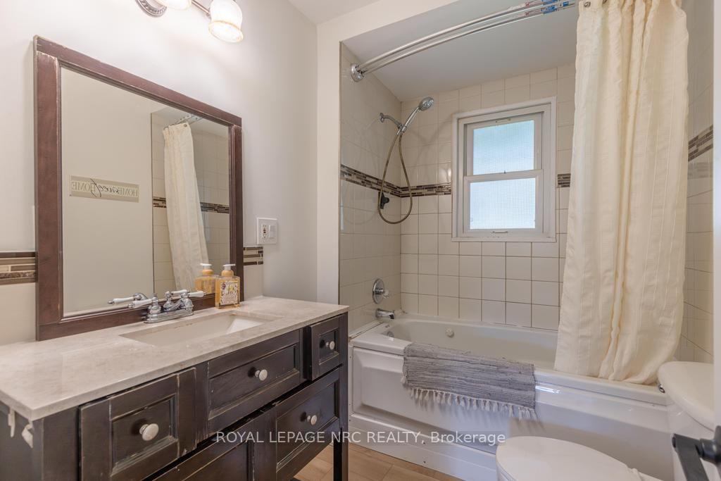 Photo 16 of 2414 Port Robinson Road, Thorold, Hurricane/Merrittville — HOMEH