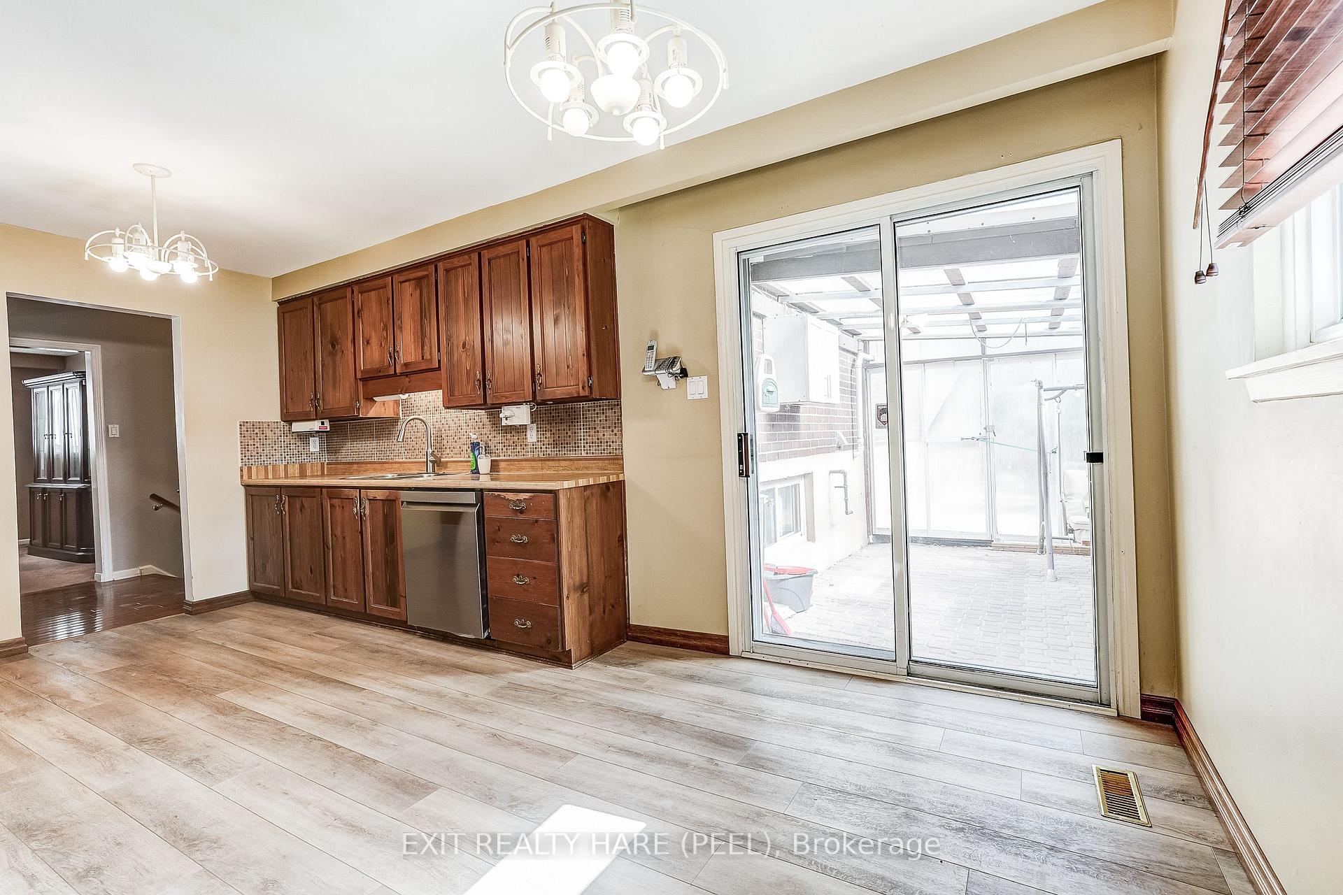 Photo 18 of 76 Birchview Crescent, Caledon, Bolton North — HOMEH