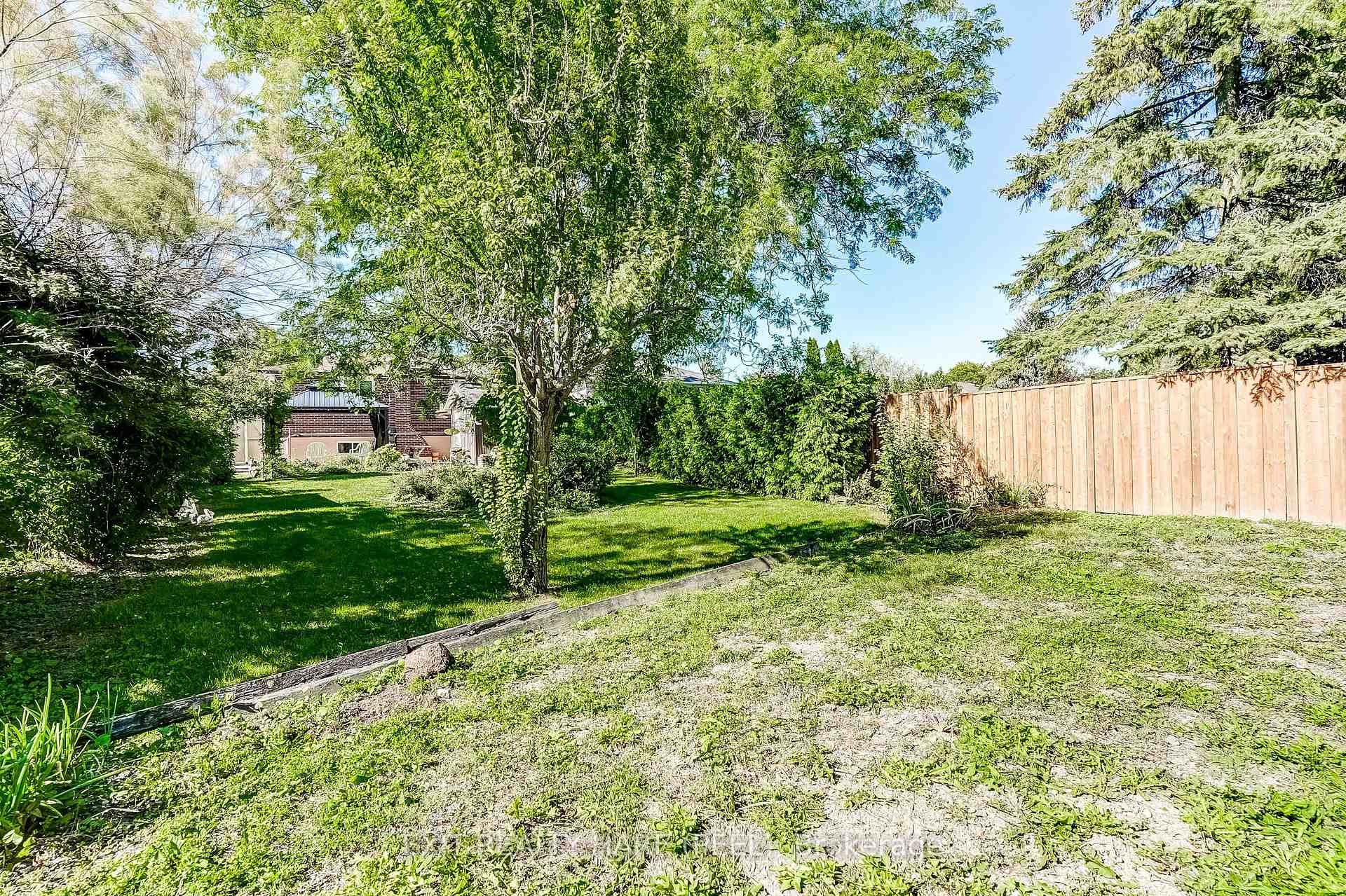 Photo 48 of 76 Birchview Crescent, Caledon, Bolton North — HOMEH