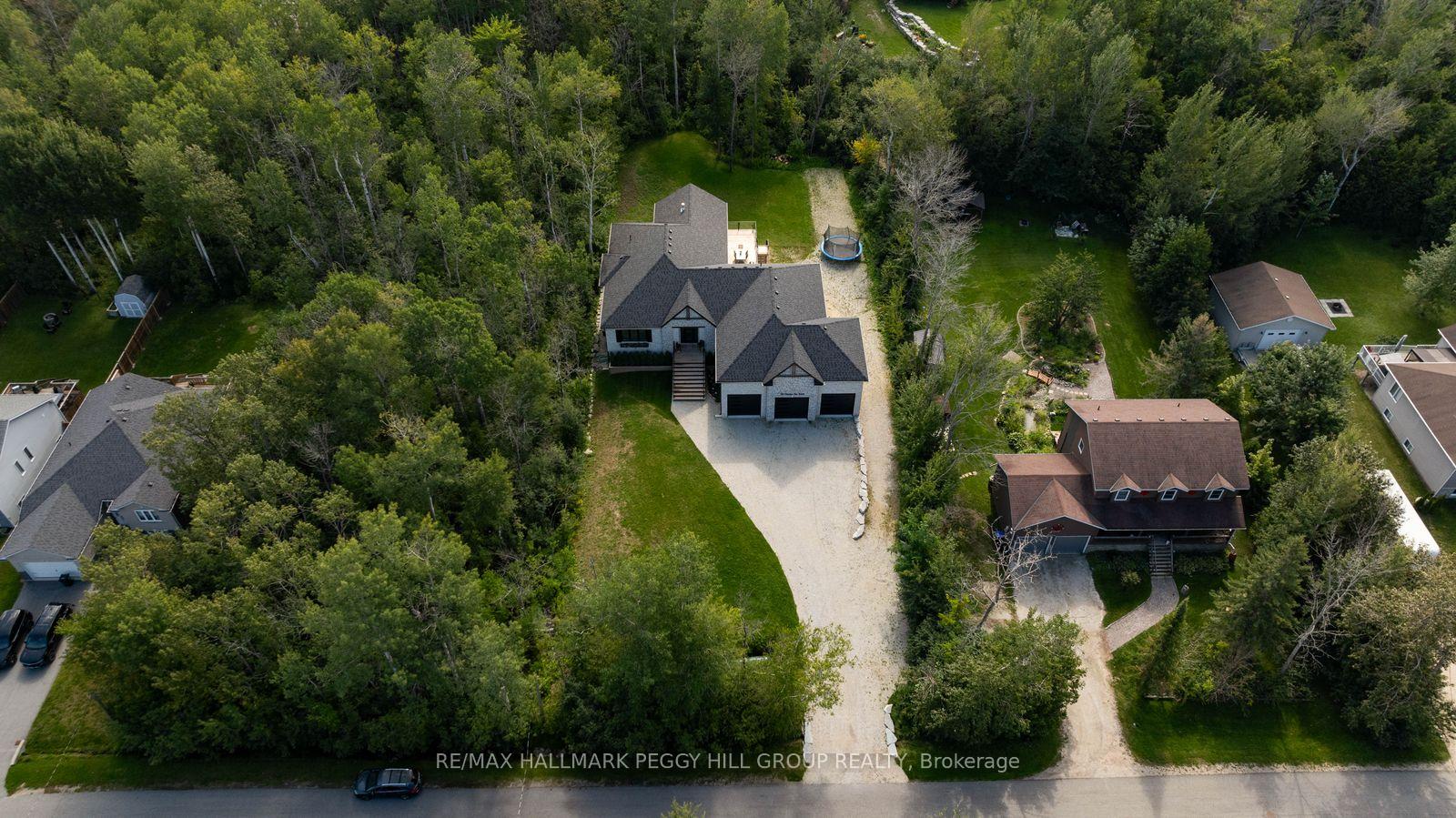 Photo 26 of 39 Marilyn Avenue S, Wasaga Beach — HOMEH