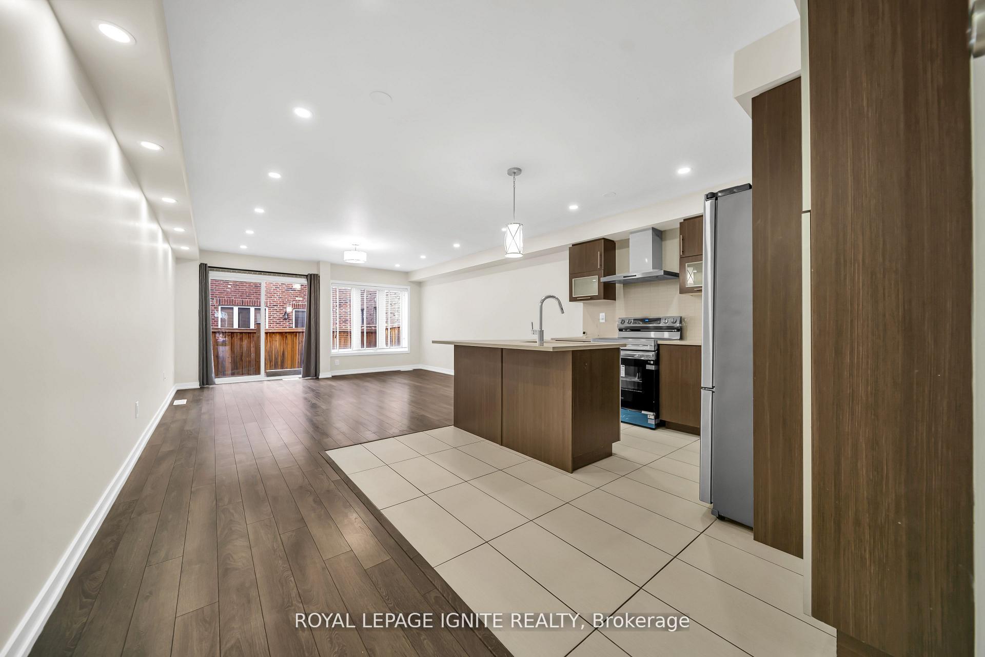 Photo 11 of 14 Hoover Road, Brampton, Northwest Brampton — HOMEH