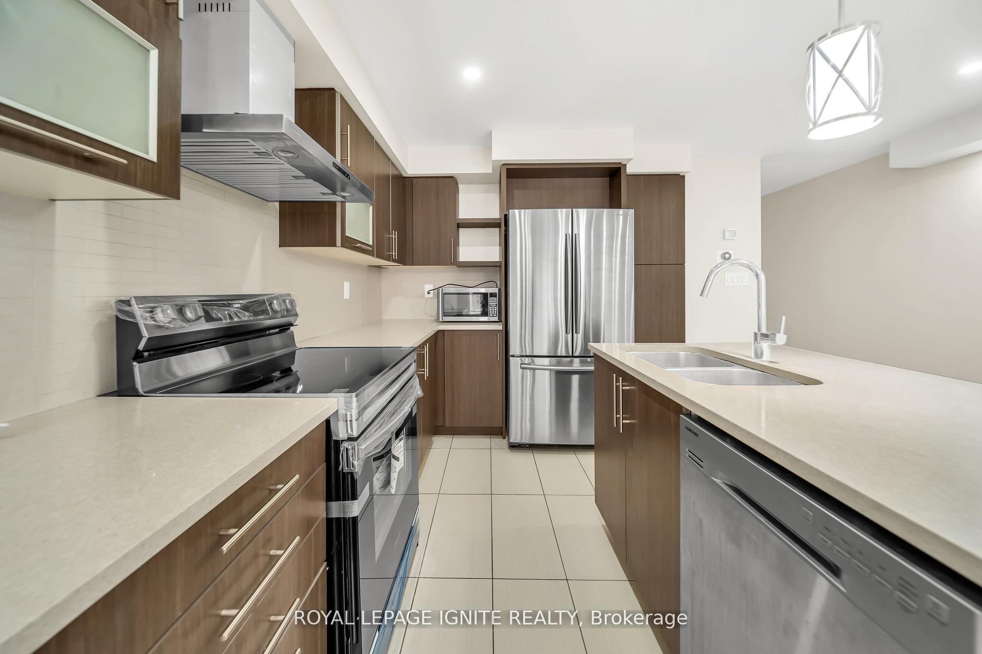 Photo 15 of 14 Hoover Road, Brampton, Northwest Brampton — HOMEH
