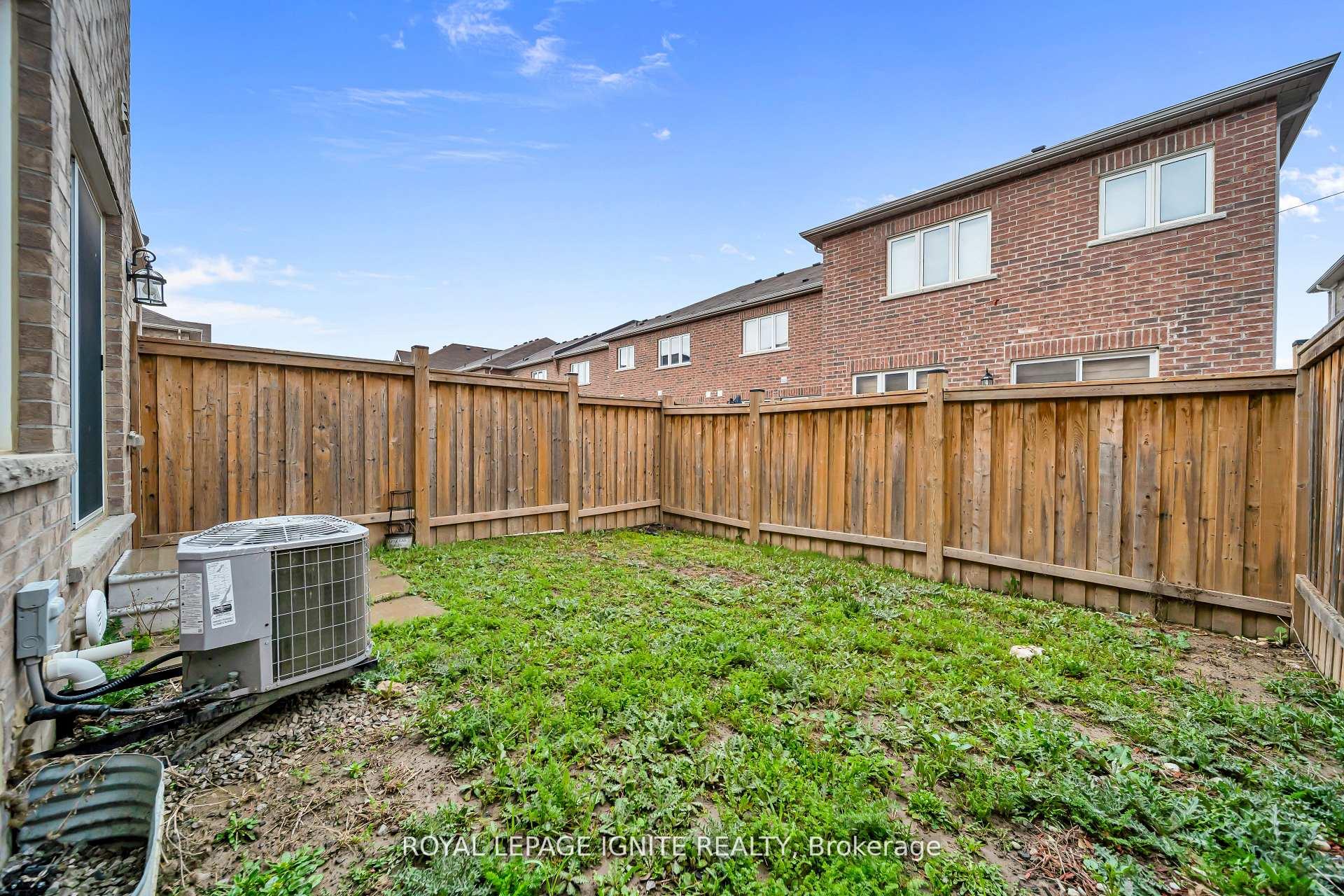 Photo 33 of 14 Hoover Road, Brampton, Northwest Brampton — HOMEH