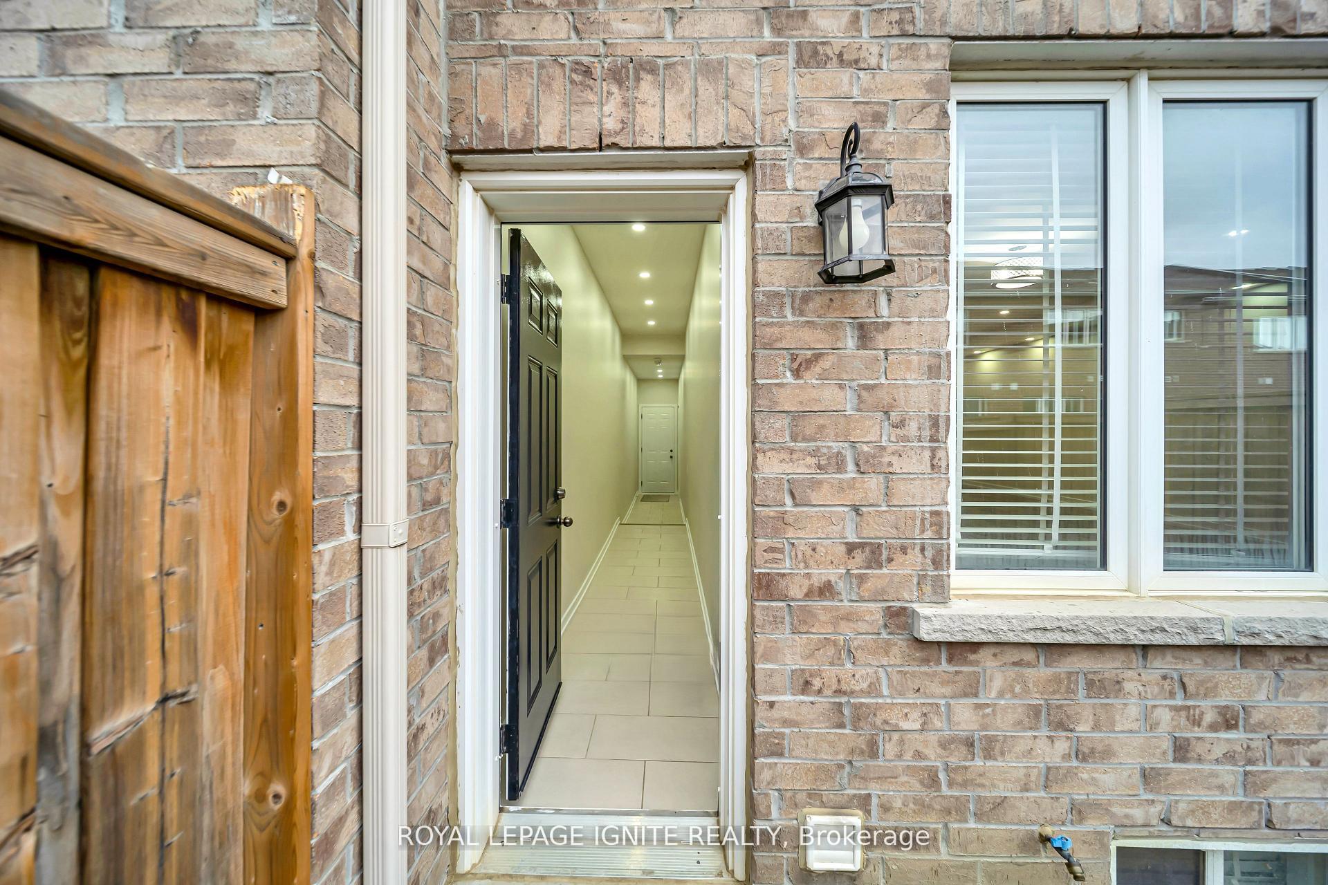 Photo 35 of 14 Hoover Road, Brampton, Northwest Brampton — HOMEH