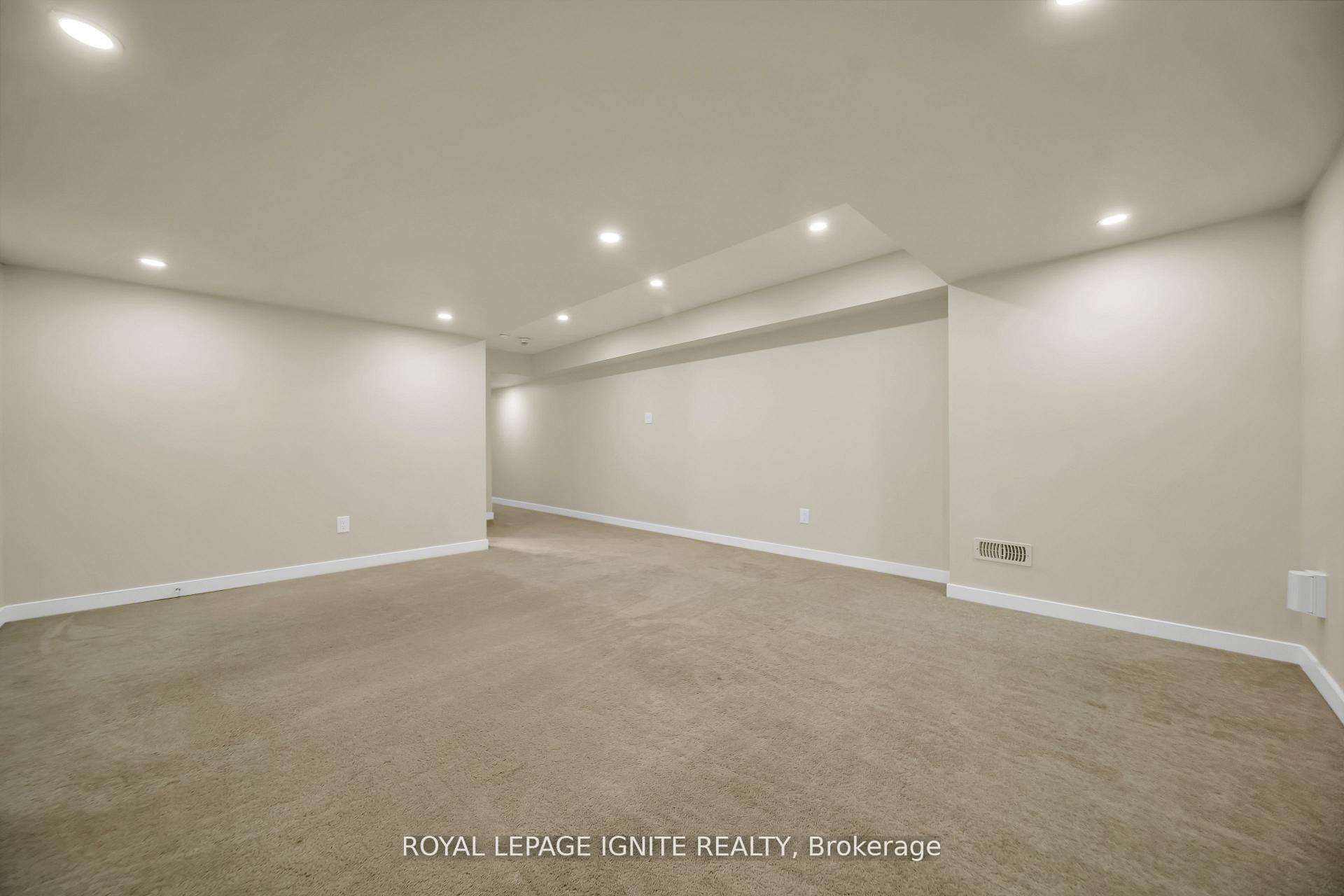 Photo 37 of 14 Hoover Road, Brampton, Northwest Brampton — HOMEH