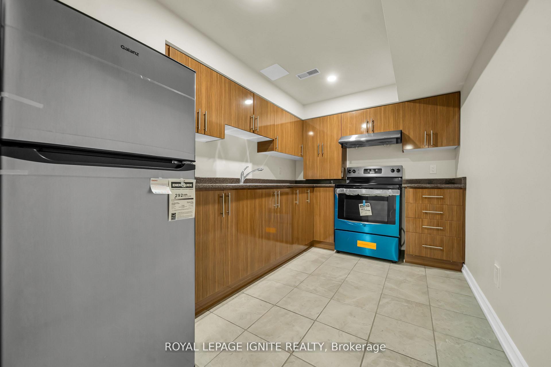 Photo 43 of 14 Hoover Road, Brampton, Northwest Brampton — HOMEH
