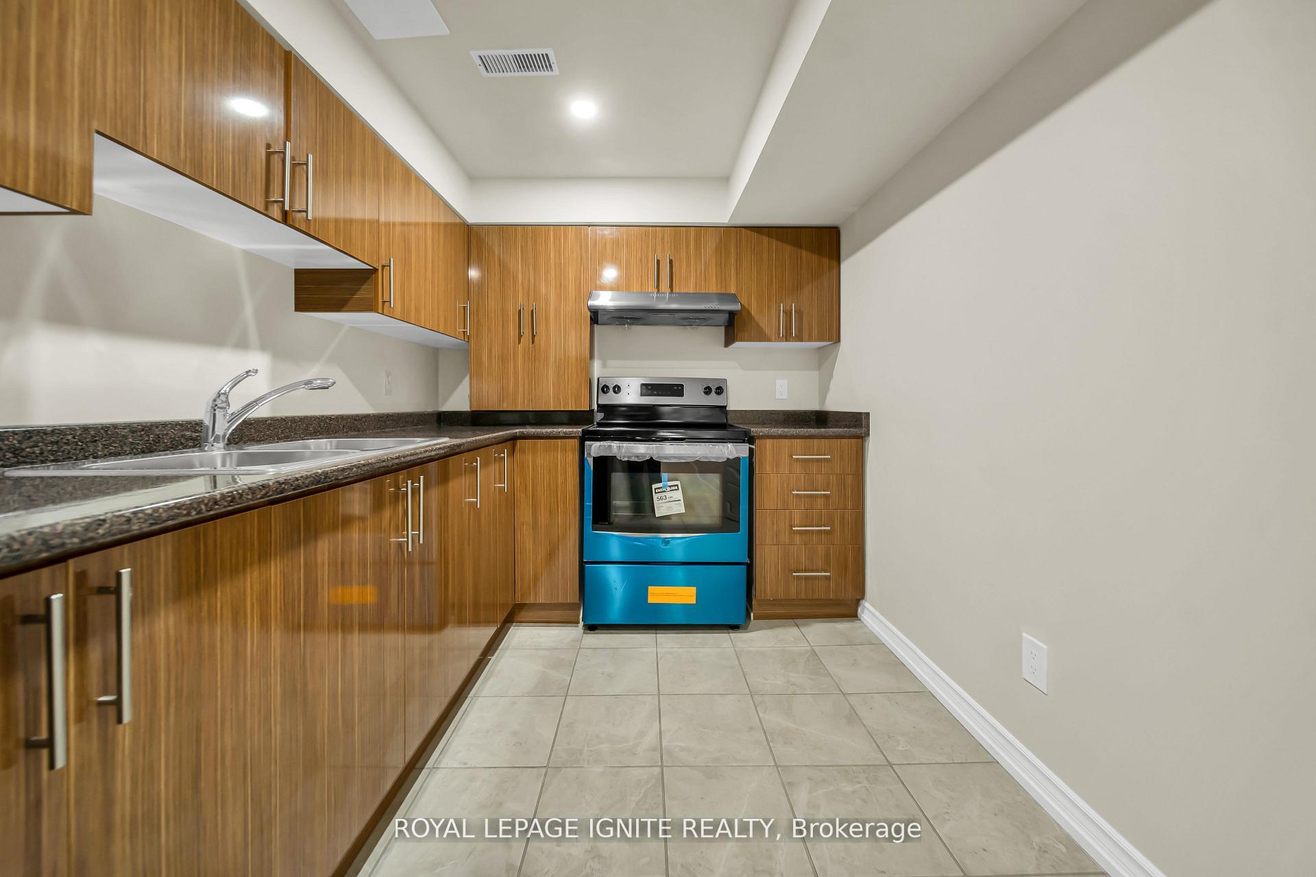 Photo 44 of 14 Hoover Road, Brampton, Northwest Brampton — HOMEH
