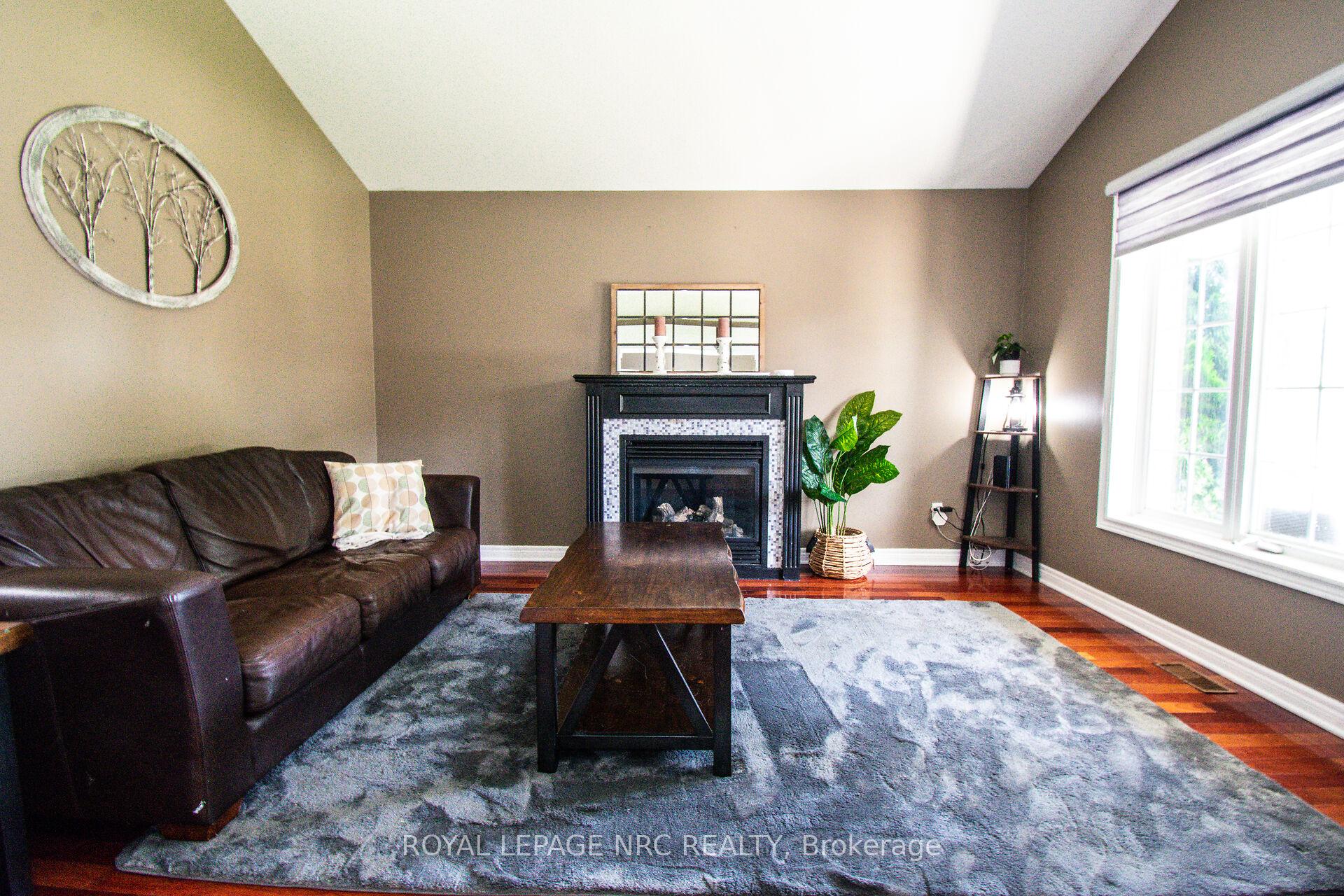 Photo 4 of 15 Arlene Street, St. Catharines, Rykert/Vansickle — HOMEH