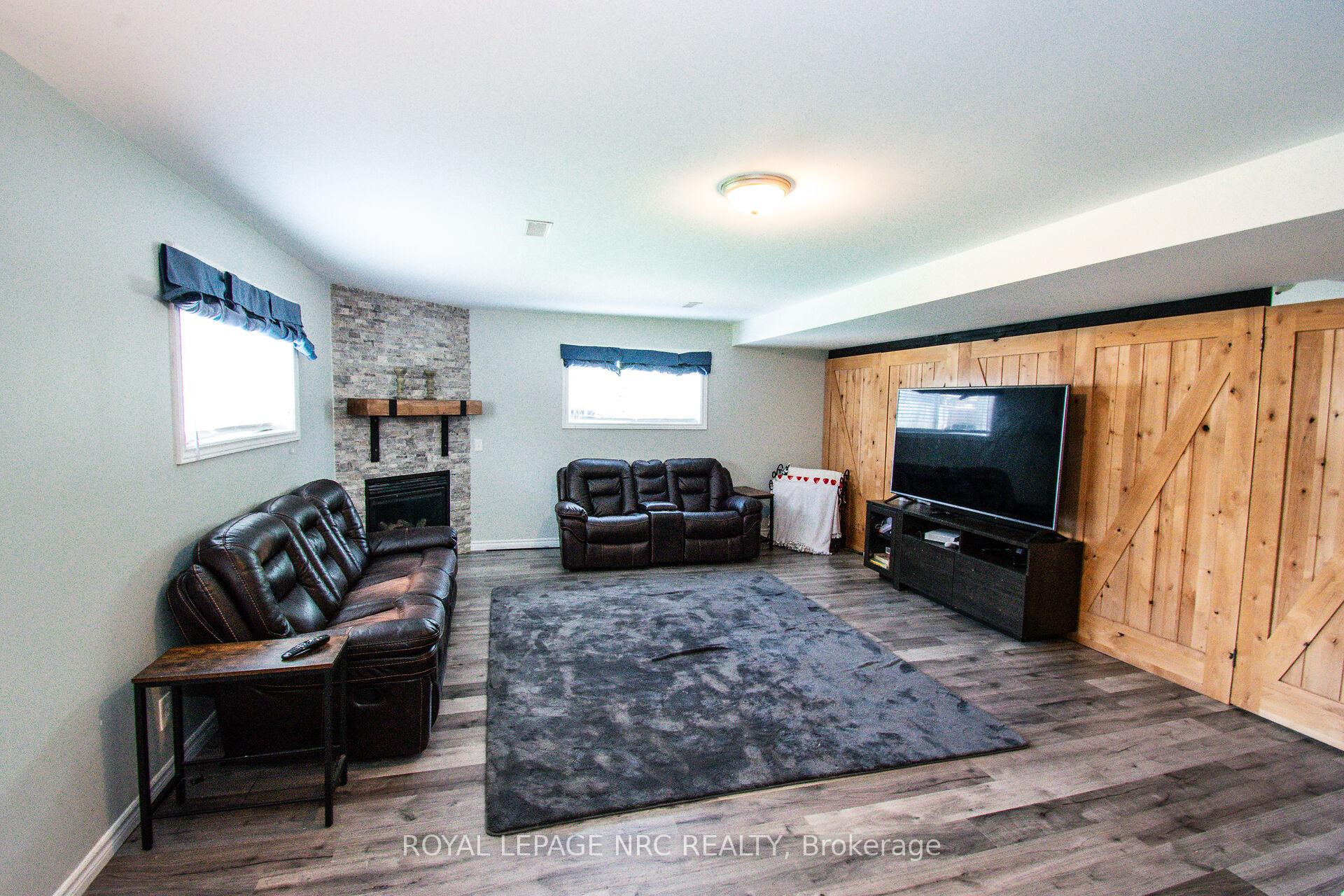 Photo 16 of 15 Arlene Street, St. Catharines, Rykert/Vansickle — HOMEH