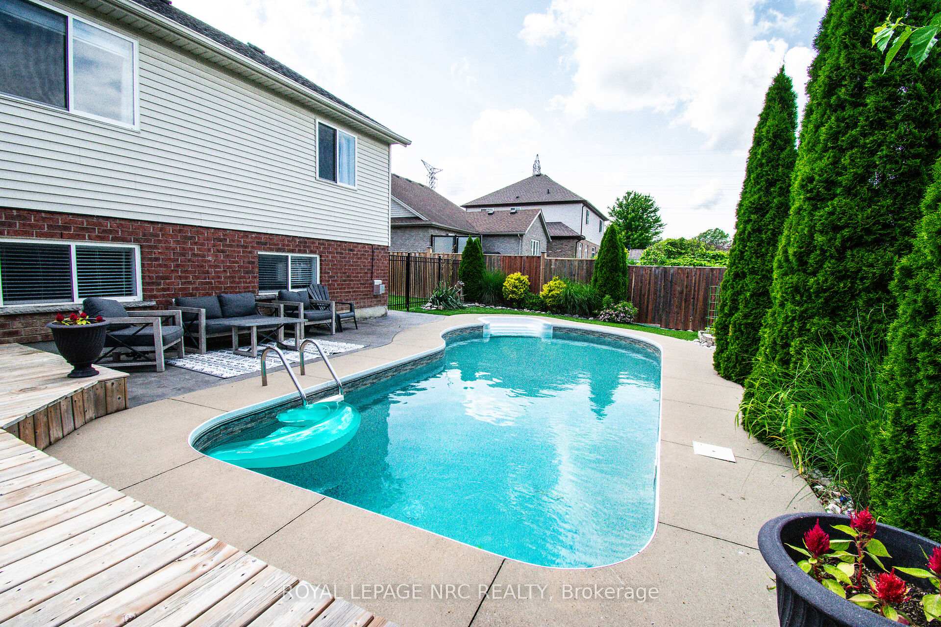 Photo 36 of 15 Arlene Street, St. Catharines, Rykert/Vansickle — HOMEH