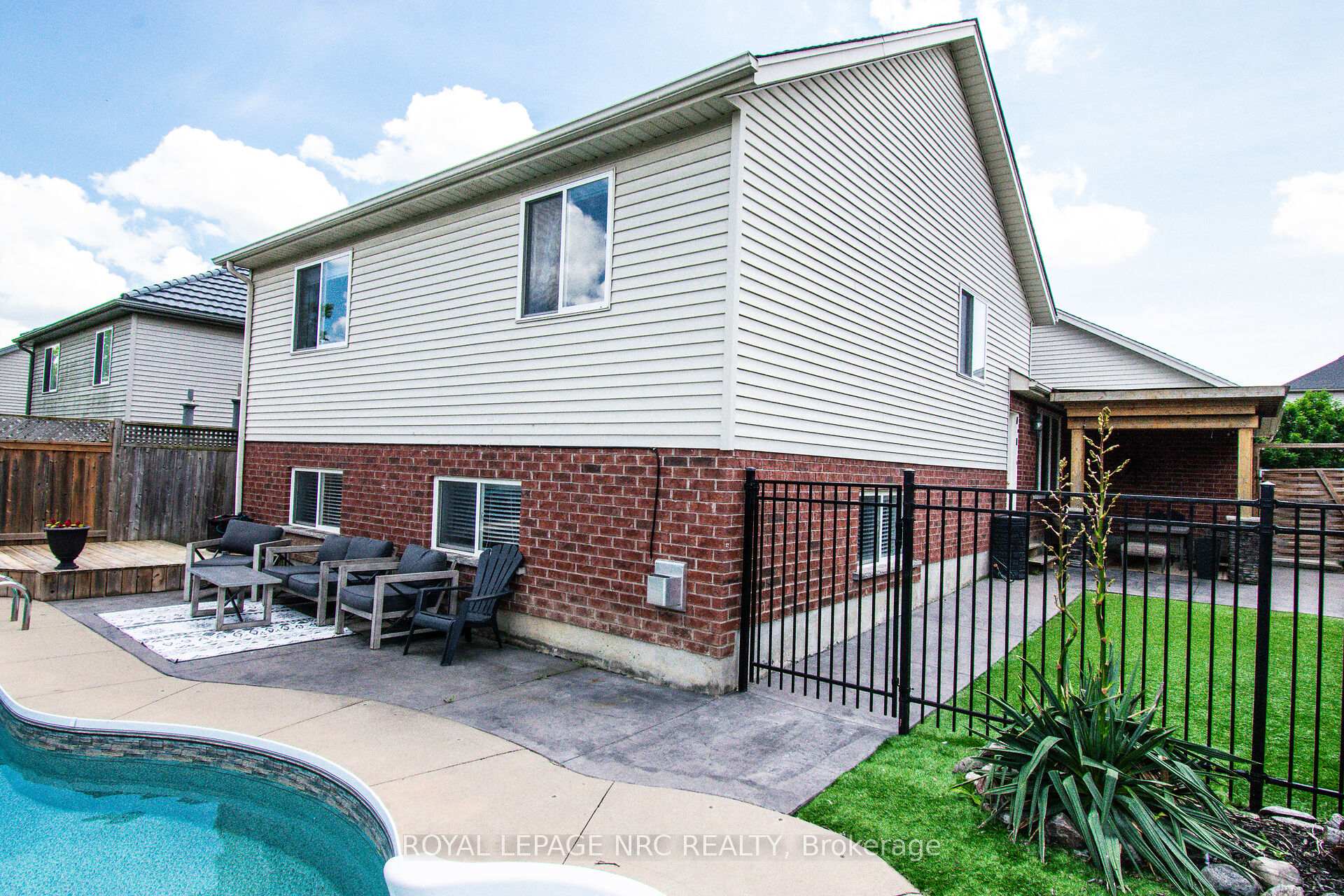 Photo 39 of 15 Arlene Street, St. Catharines, Rykert/Vansickle — HOMEH