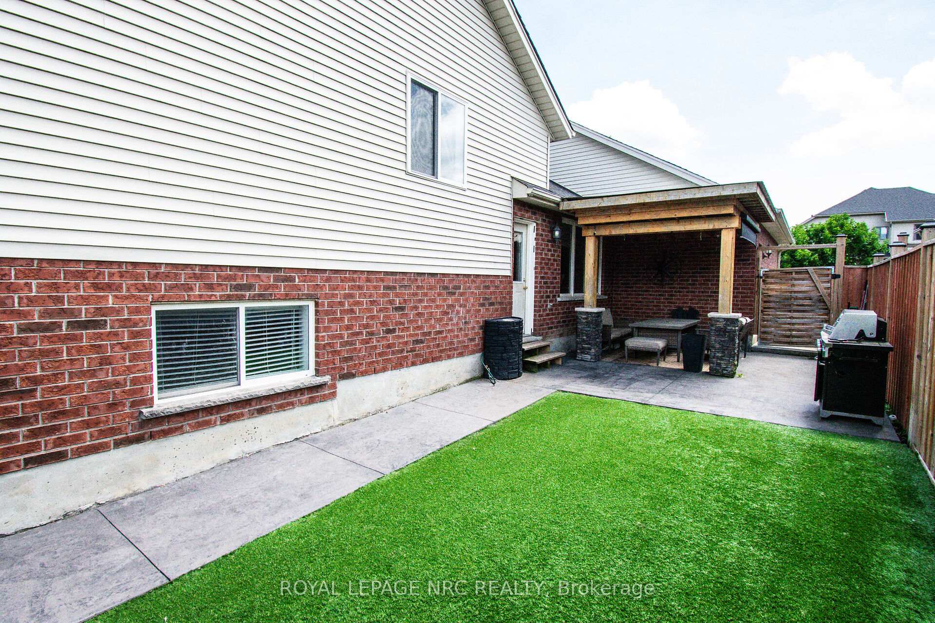 Photo 40 of 15 Arlene Street, St. Catharines, Rykert/Vansickle — HOMEH
