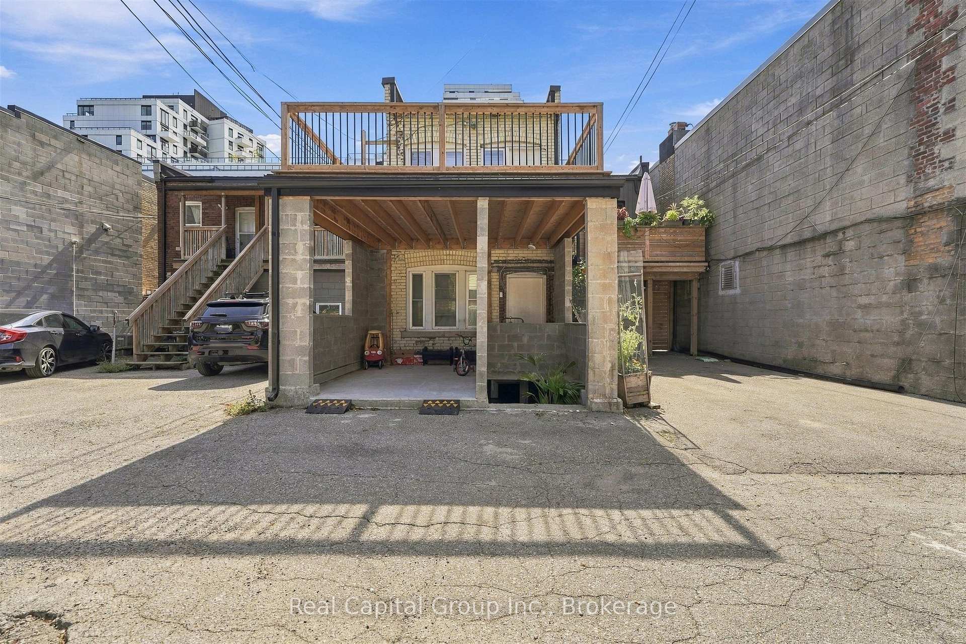Photo 5 of 1564 Queen Street E, Toronto, Greenwood-Coxwell — HOMEH