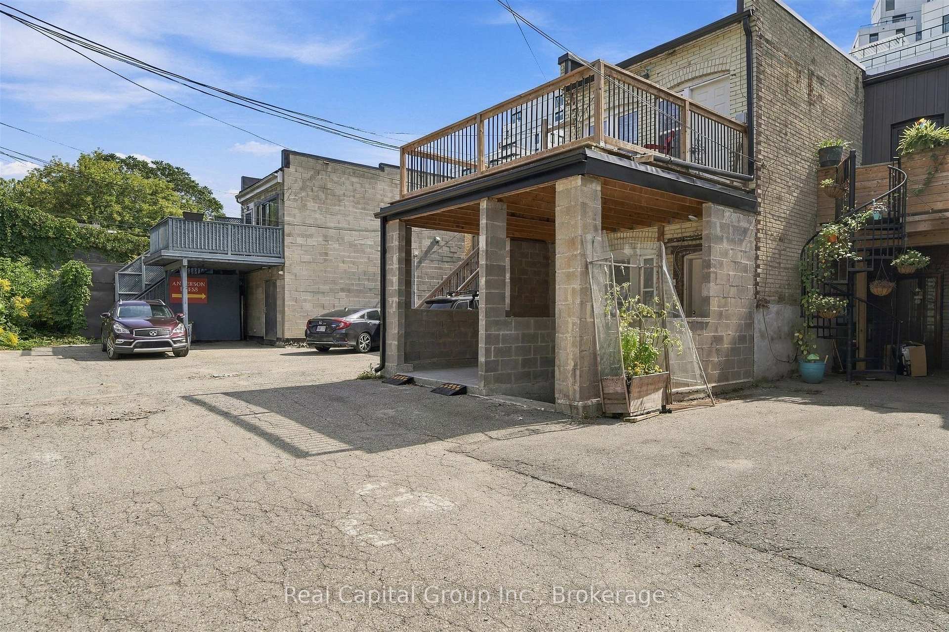 Photo 8 of 1564 Queen Street E, Toronto, Greenwood-Coxwell — HOMEH